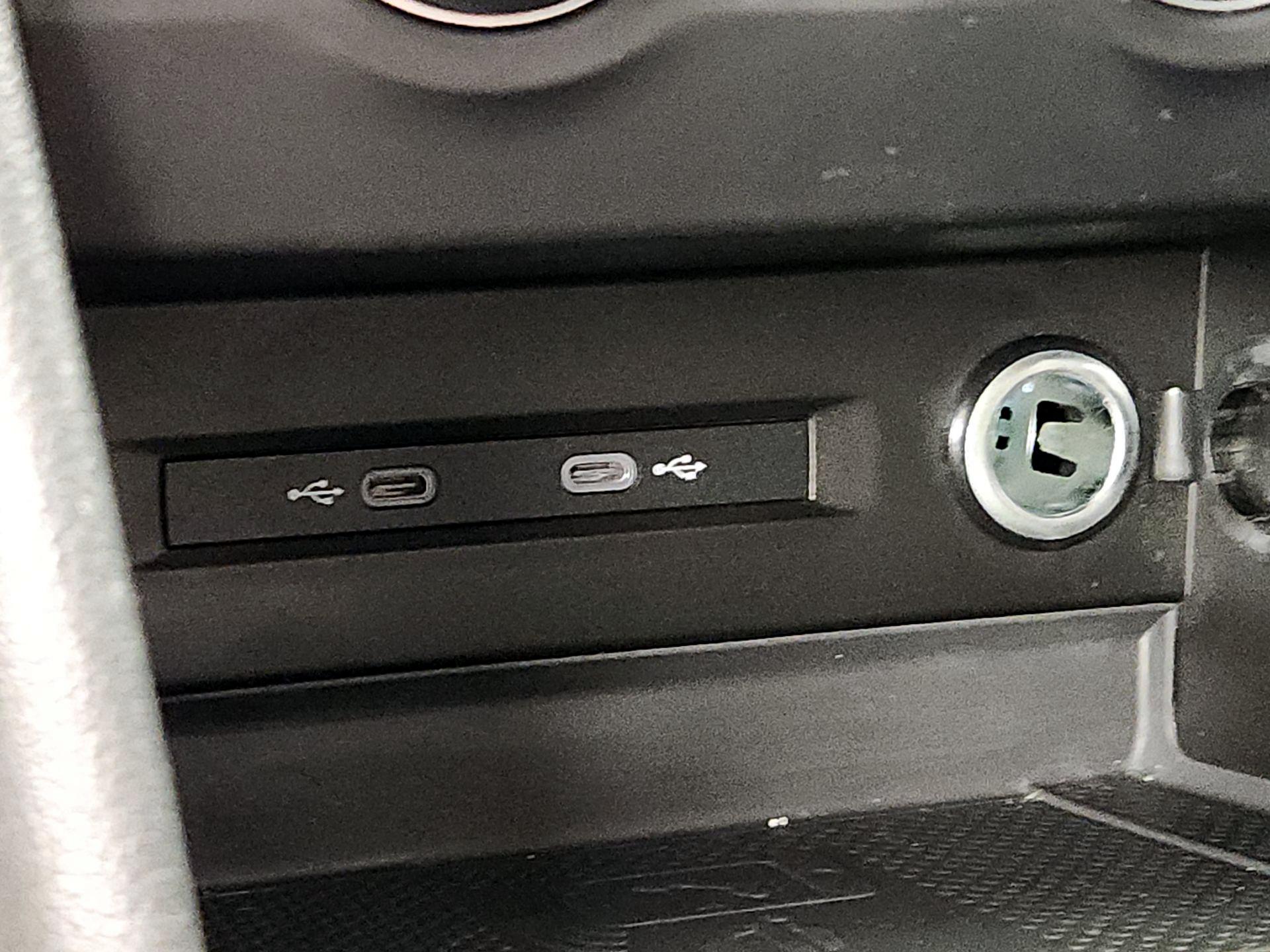 Thumbnail: 2022 Volkswagen Taos - 18