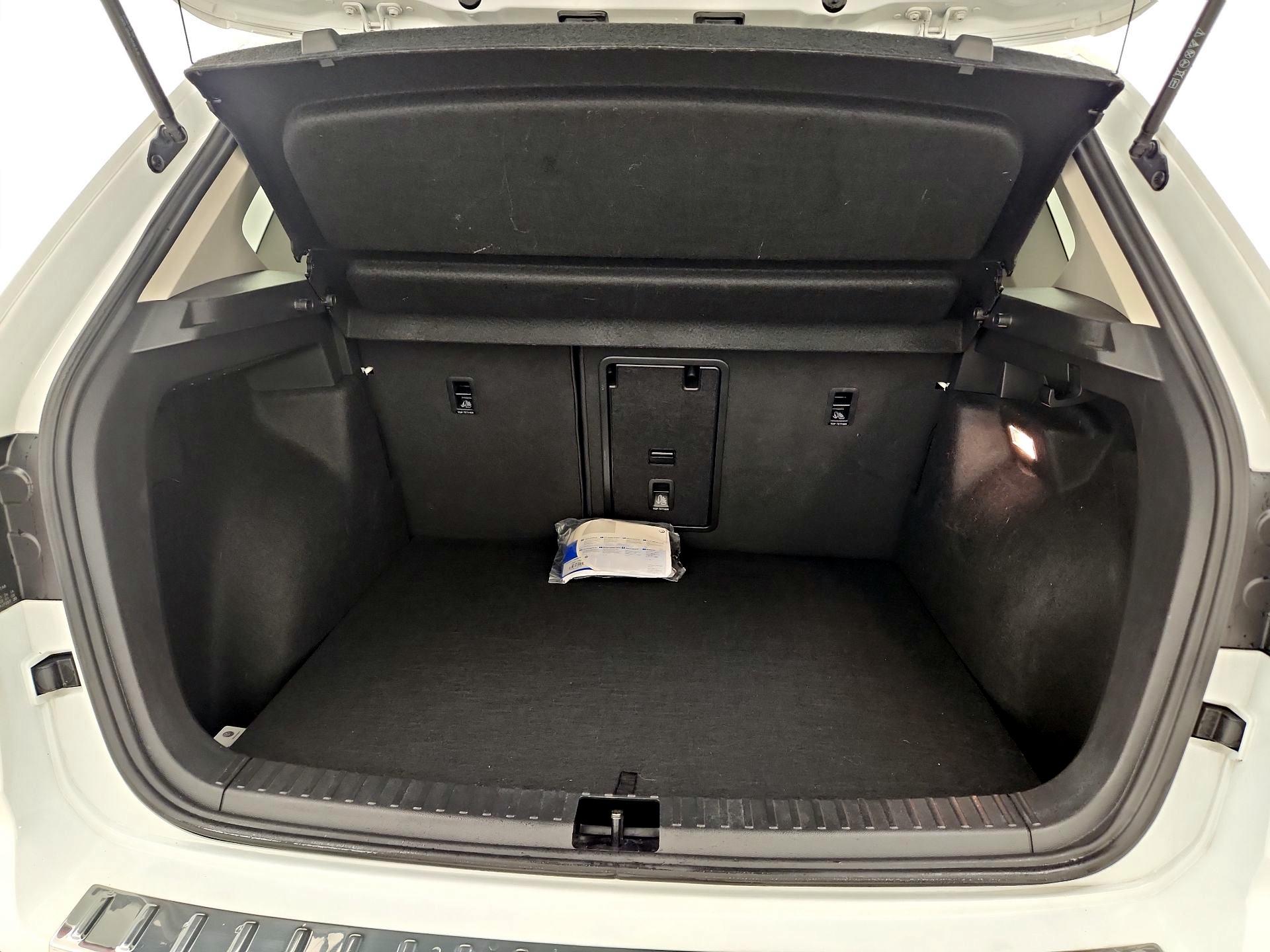 Thumbnail: 2022 Volkswagen Taos - 20