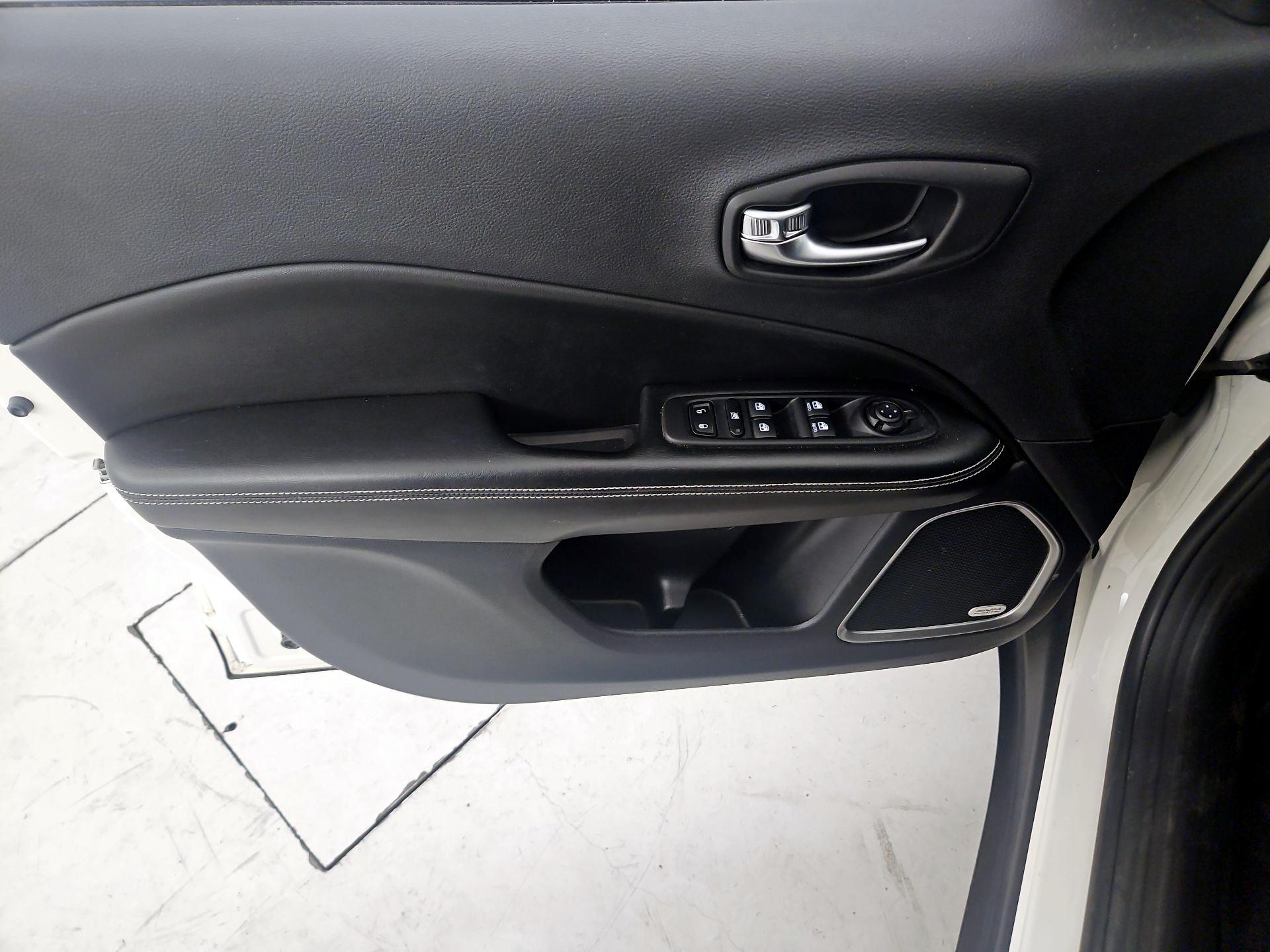 Thumbnail: 2021 Jeep Compass - 12