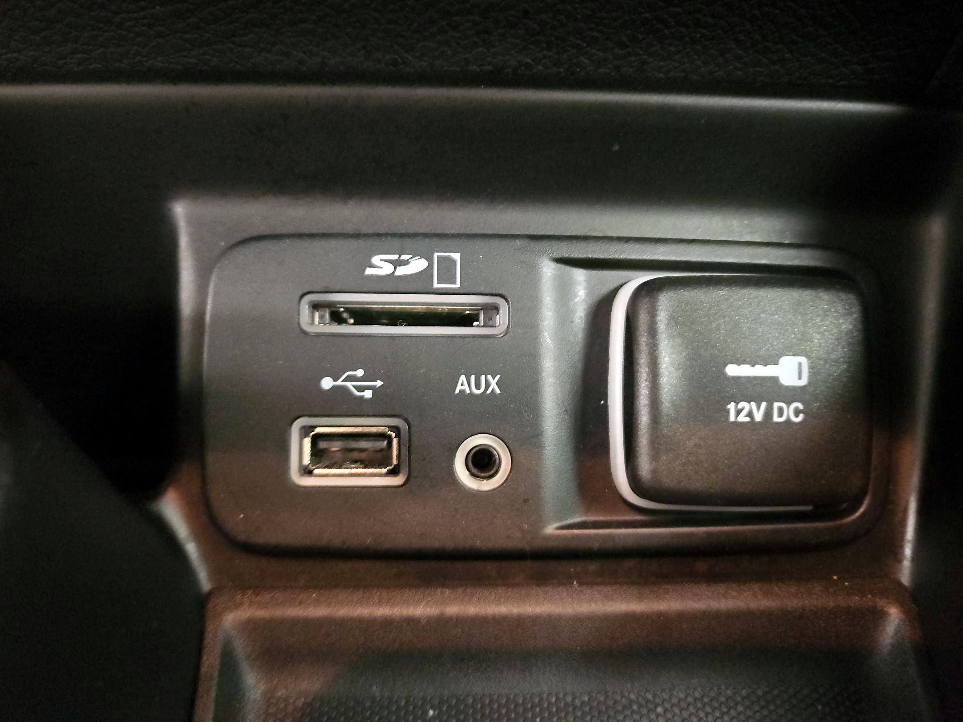 Thumbnail: 2014 Jeep Cherokee - 17