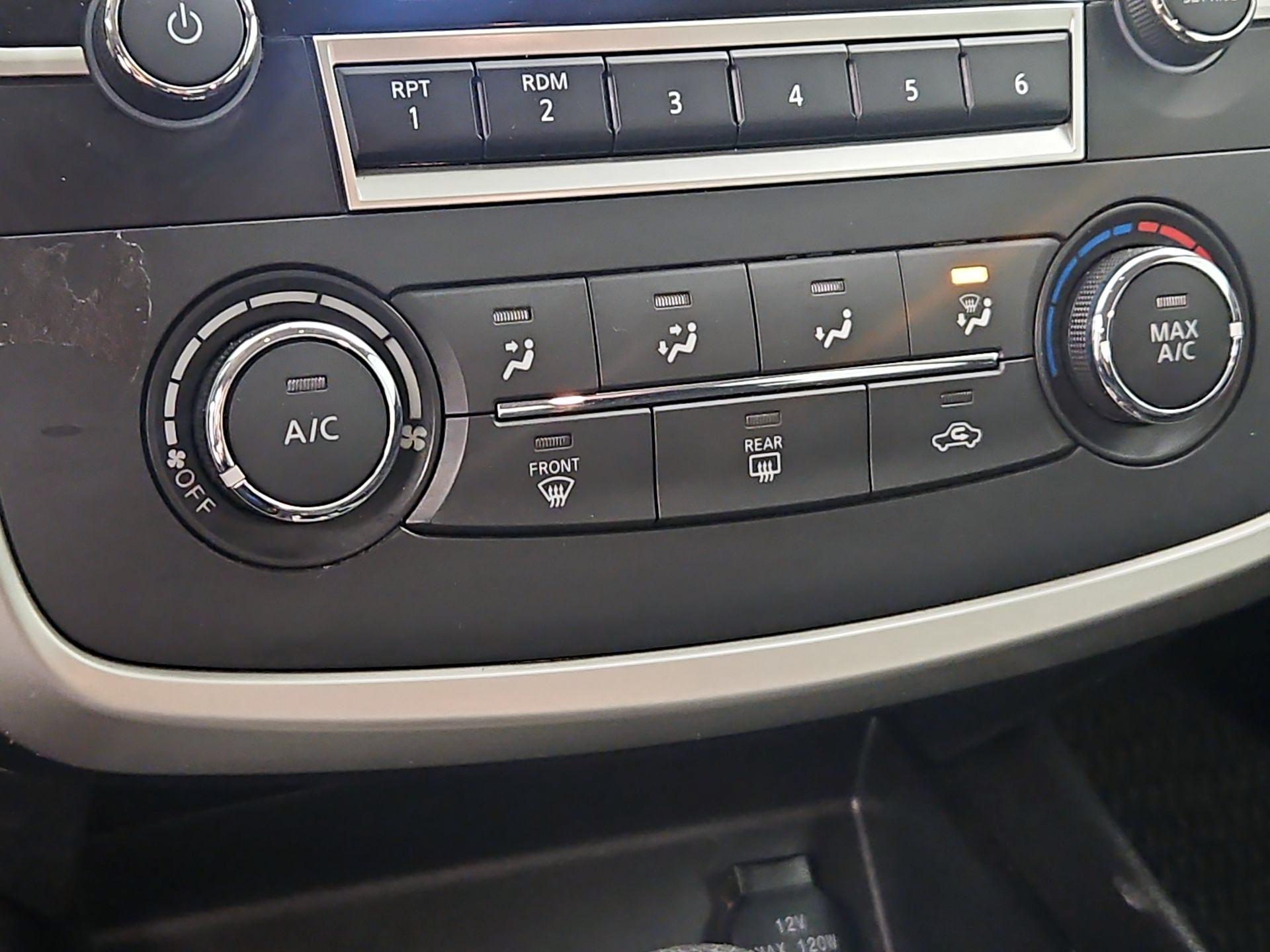 Thumbnail: 2016 Nissan Altima - 16