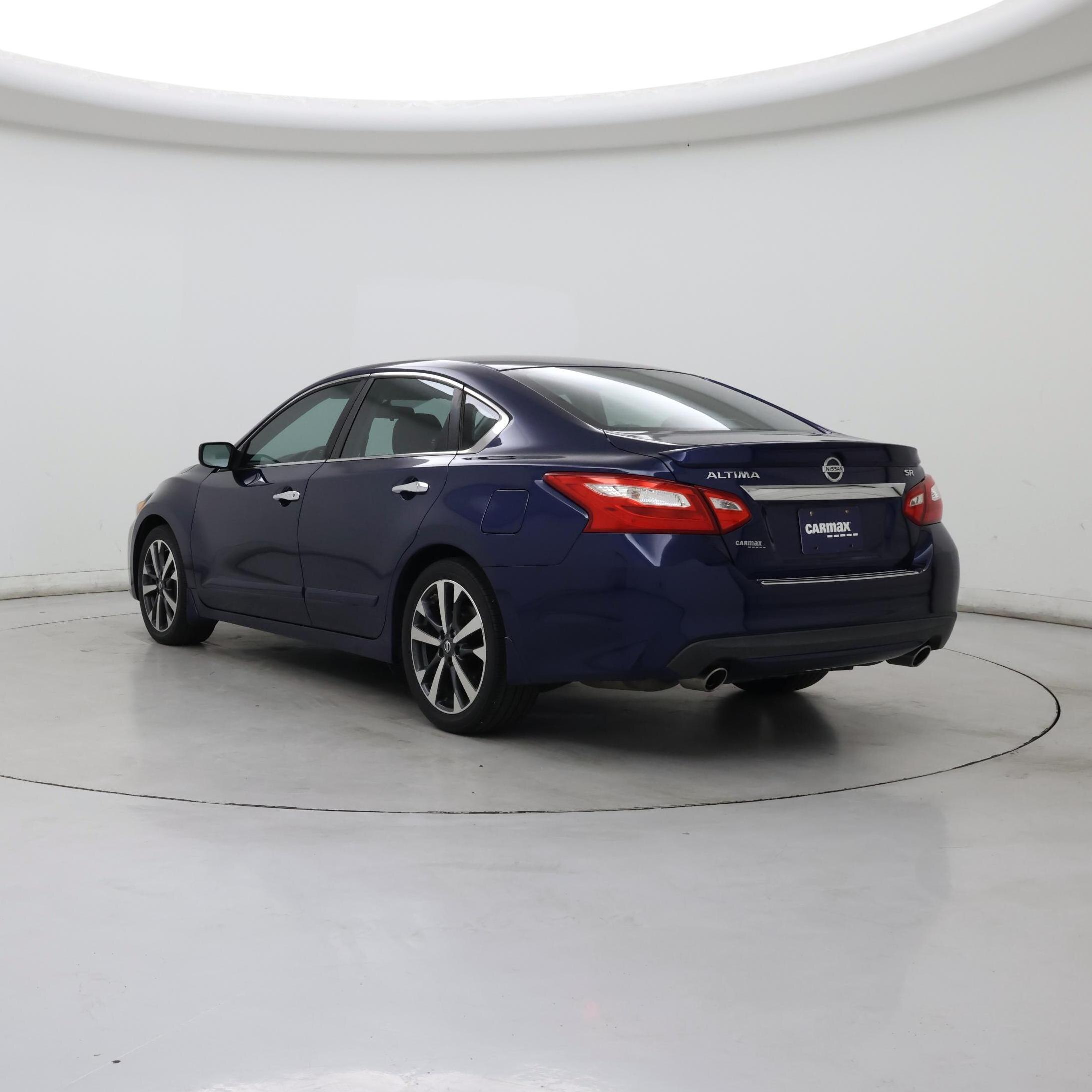 Thumbnail: 2016 Nissan Altima - 2