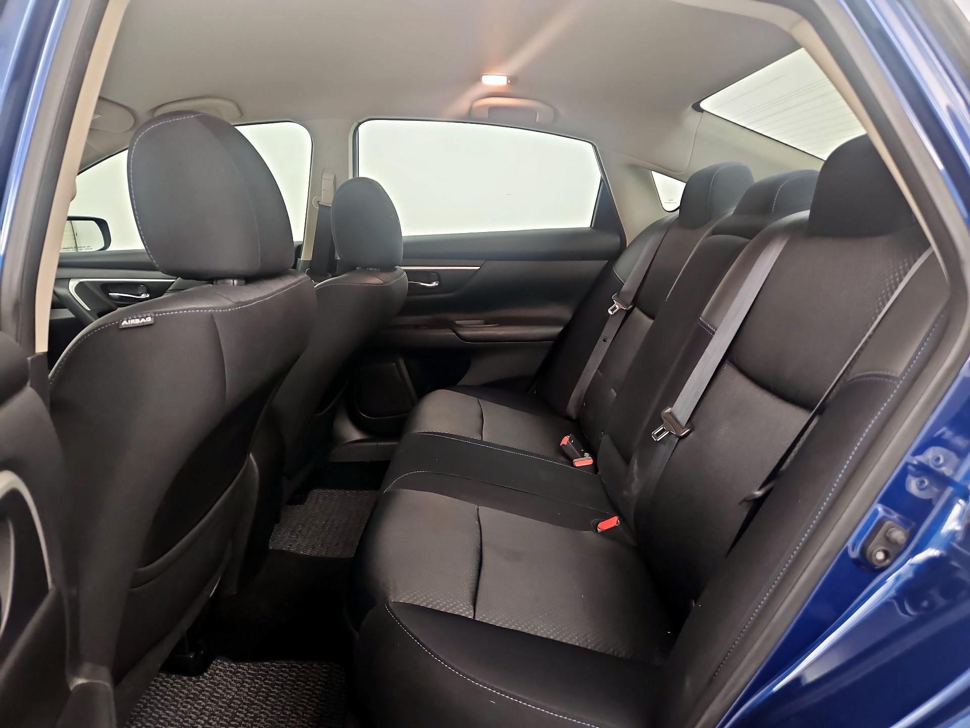 Thumbnail: 2016 Nissan Altima - 19