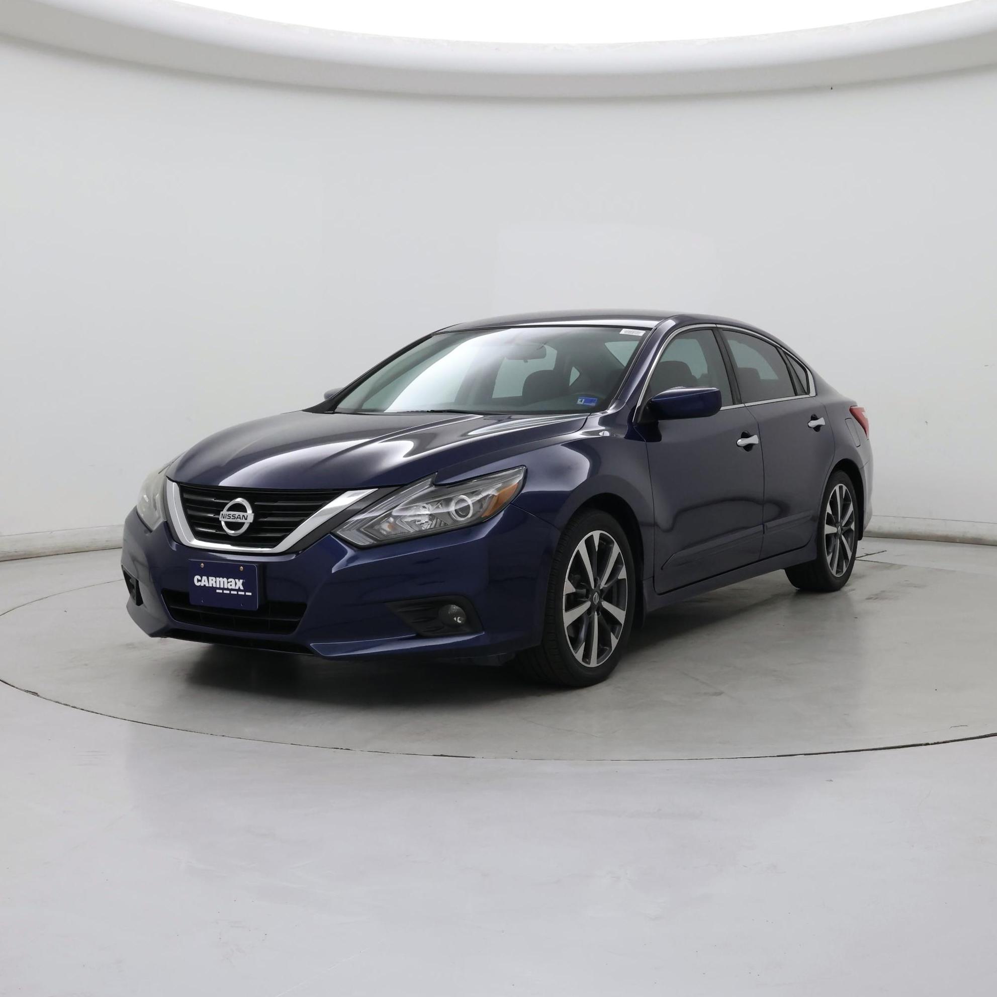 Thumbnail: 2016 Nissan Altima - 4
