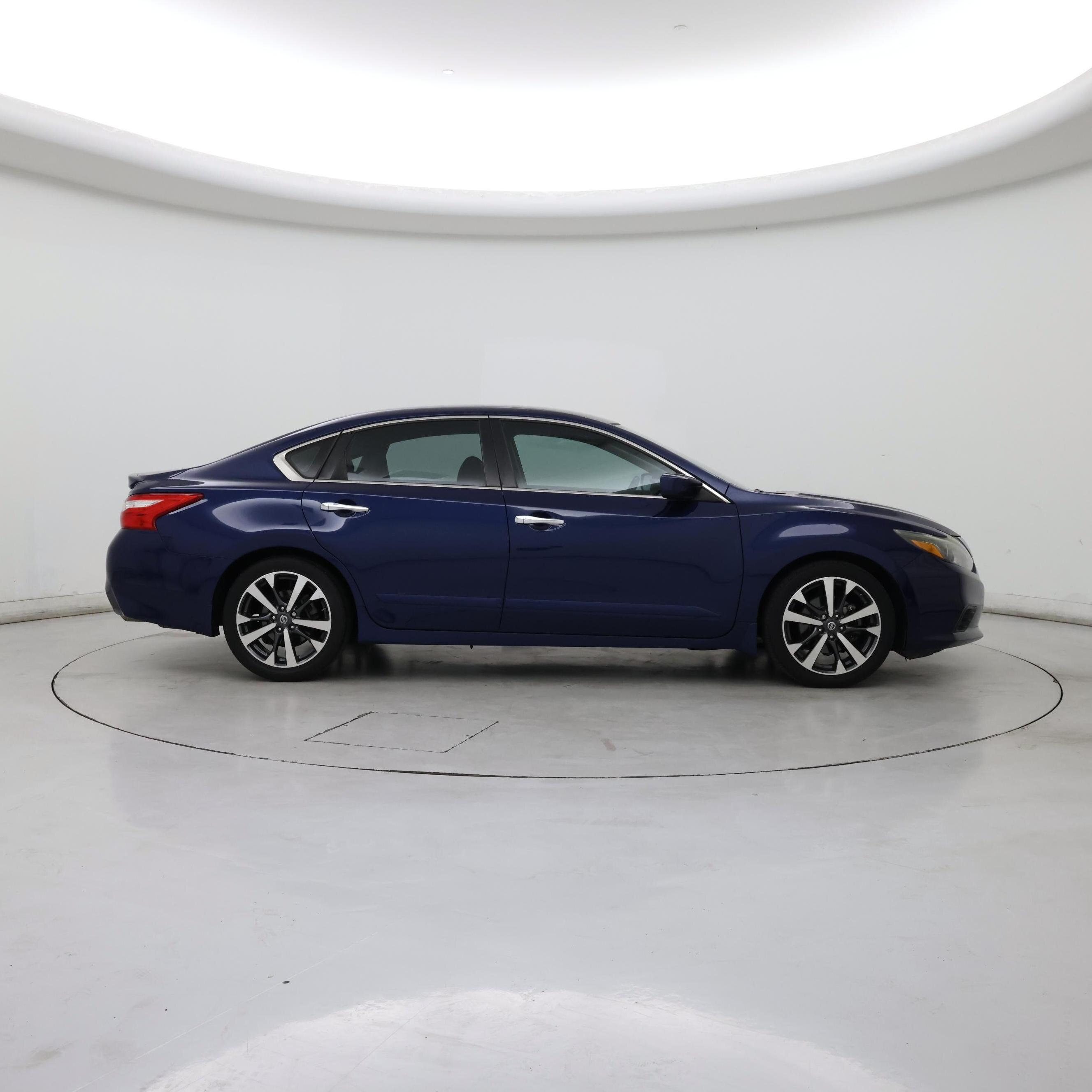 Thumbnail: 2016 Nissan Altima - 7