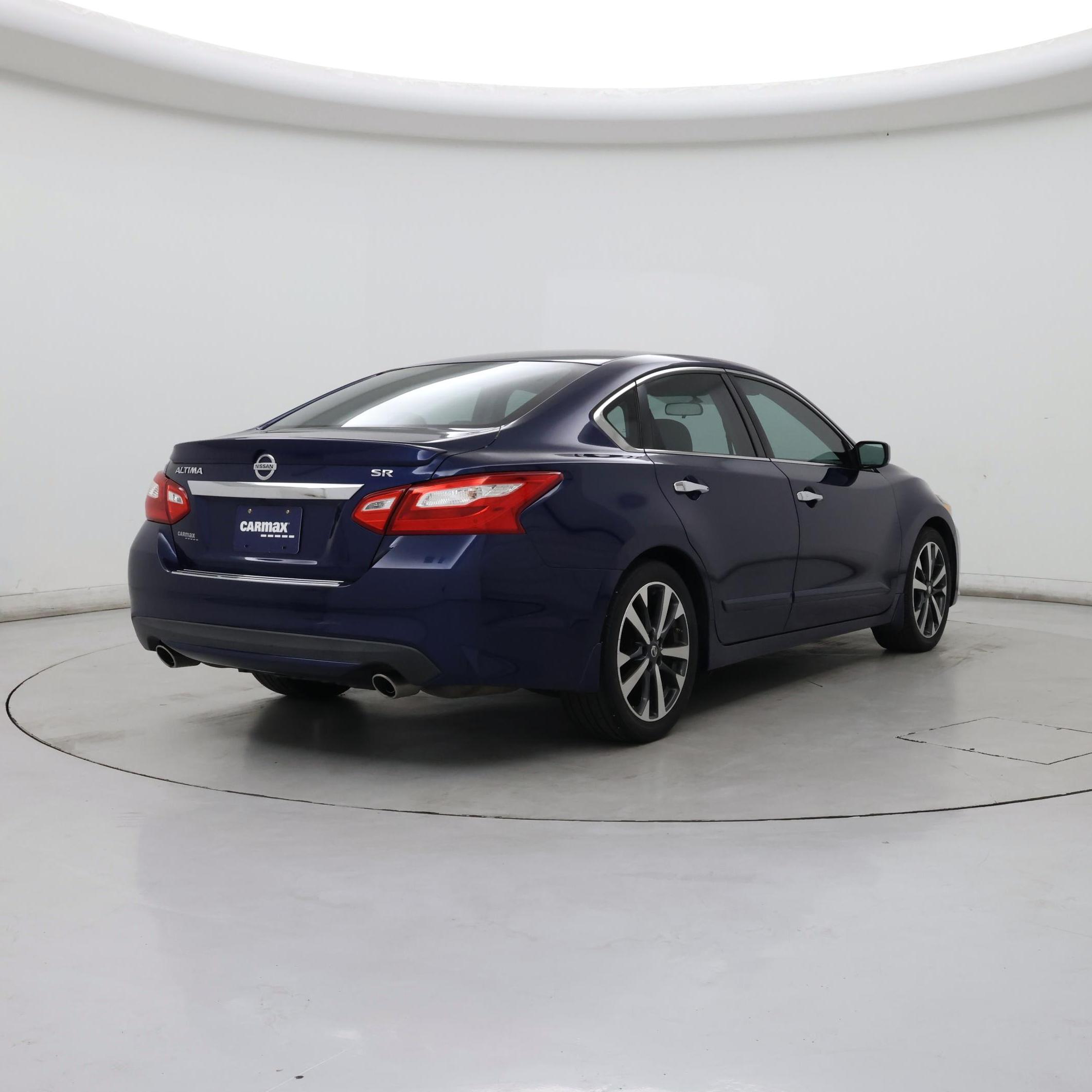 Thumbnail: 2016 Nissan Altima - 8