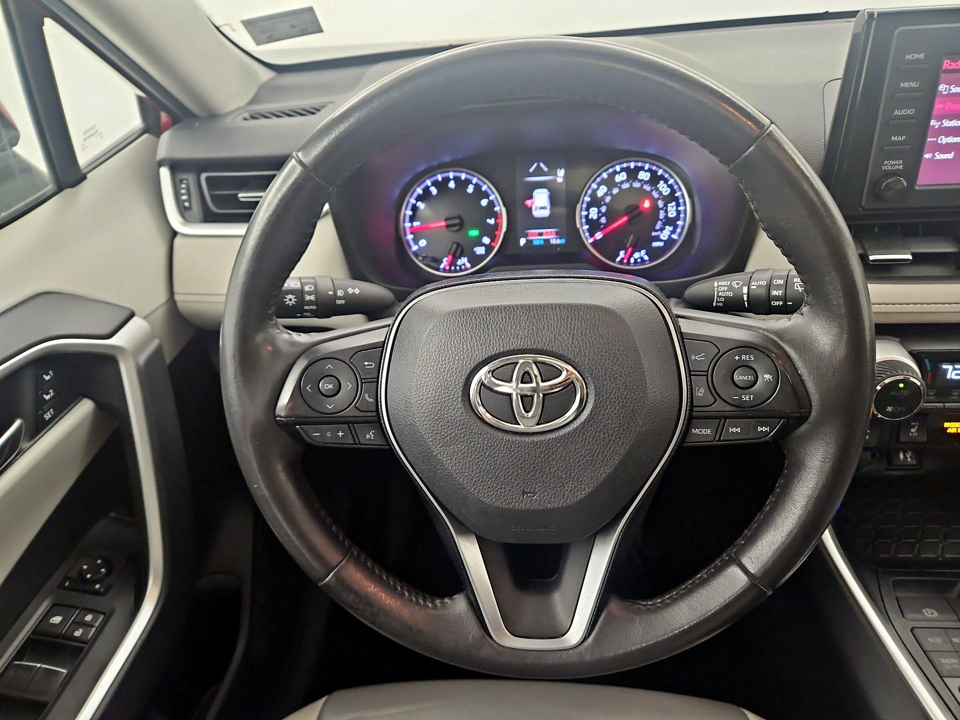 Thumbnail: 2019 Toyota RAV4 - 10