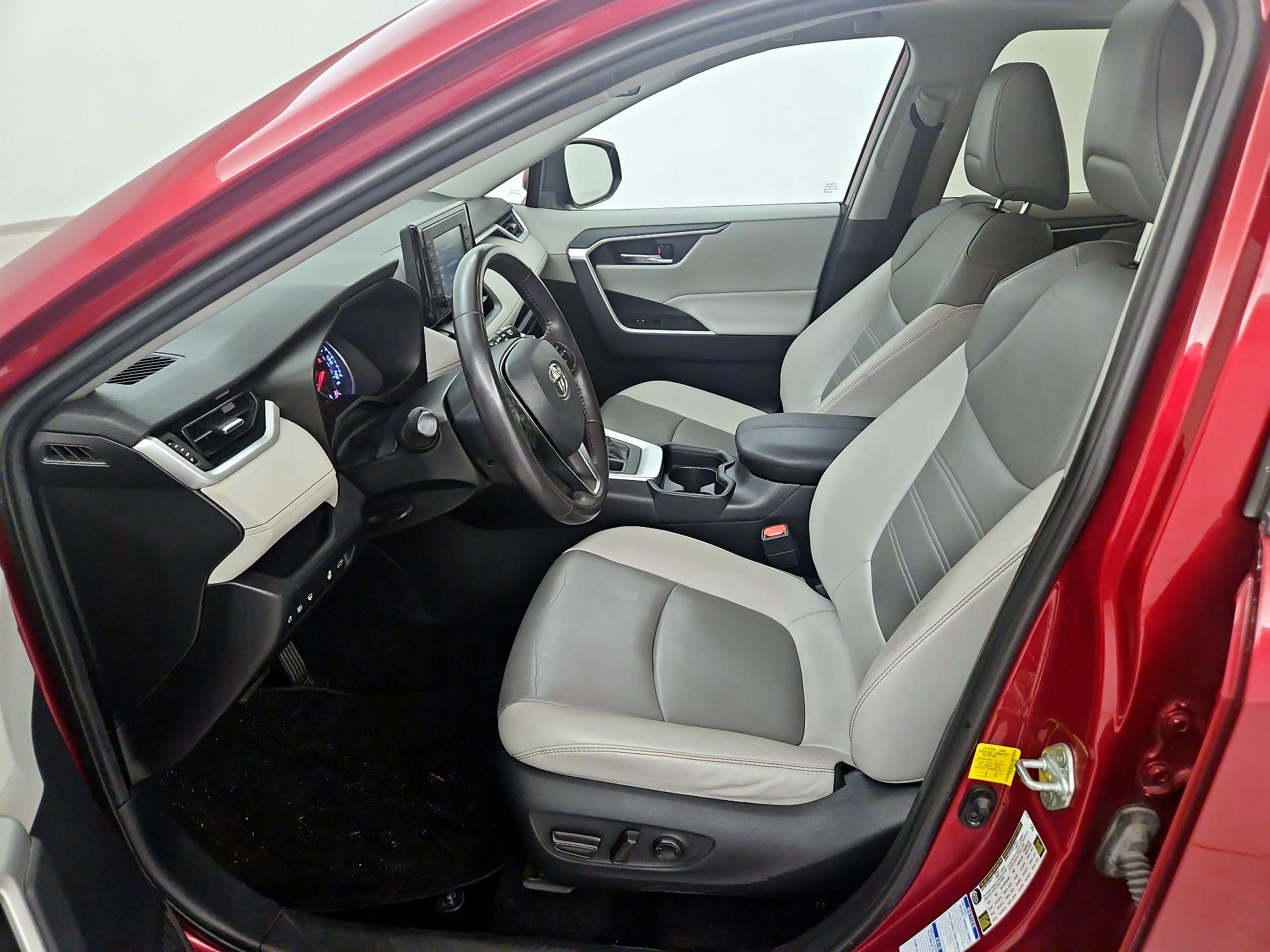 Thumbnail: 2019 Toyota RAV4 - 11