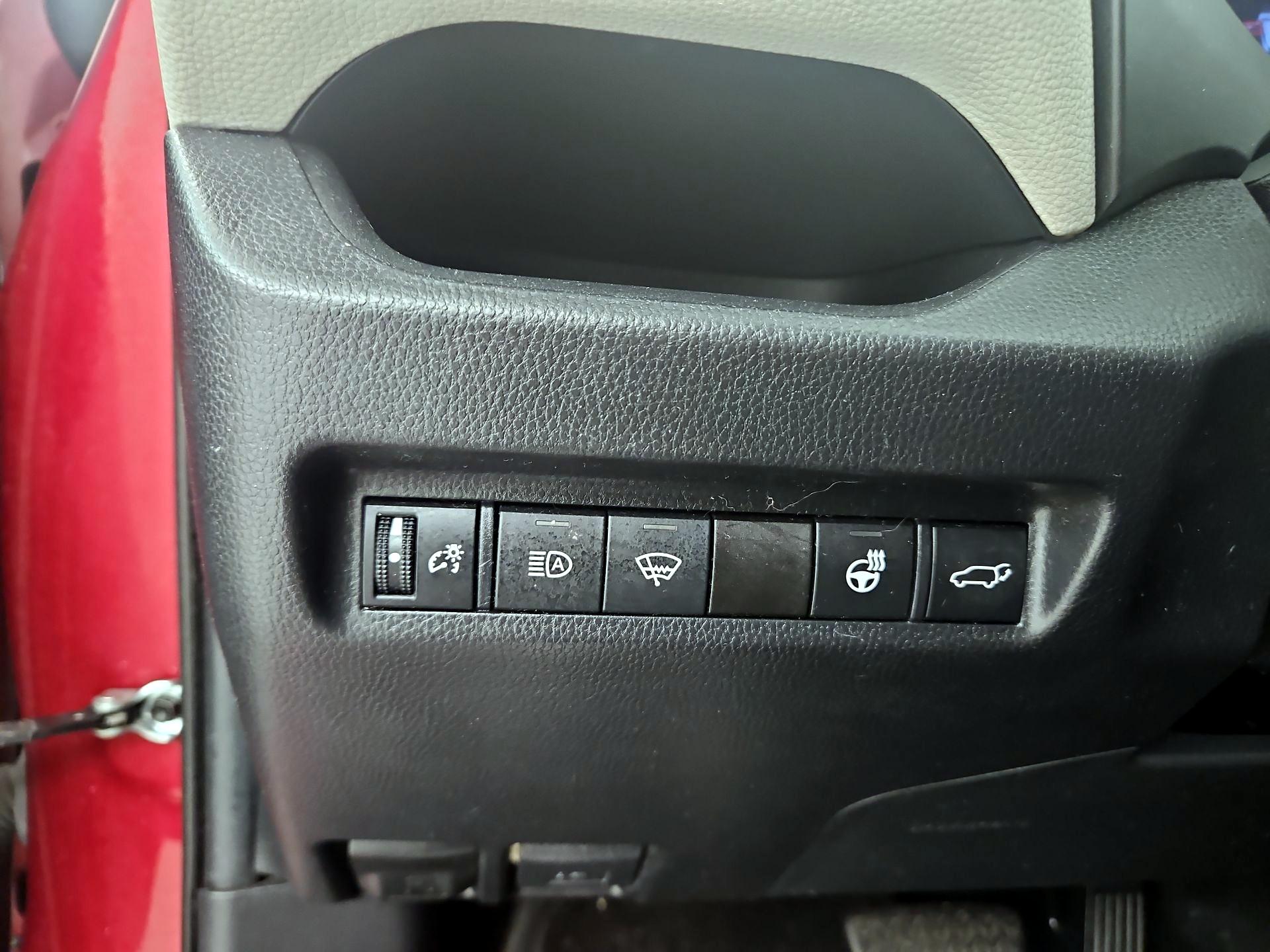 Thumbnail: 2019 Toyota RAV4 - 13