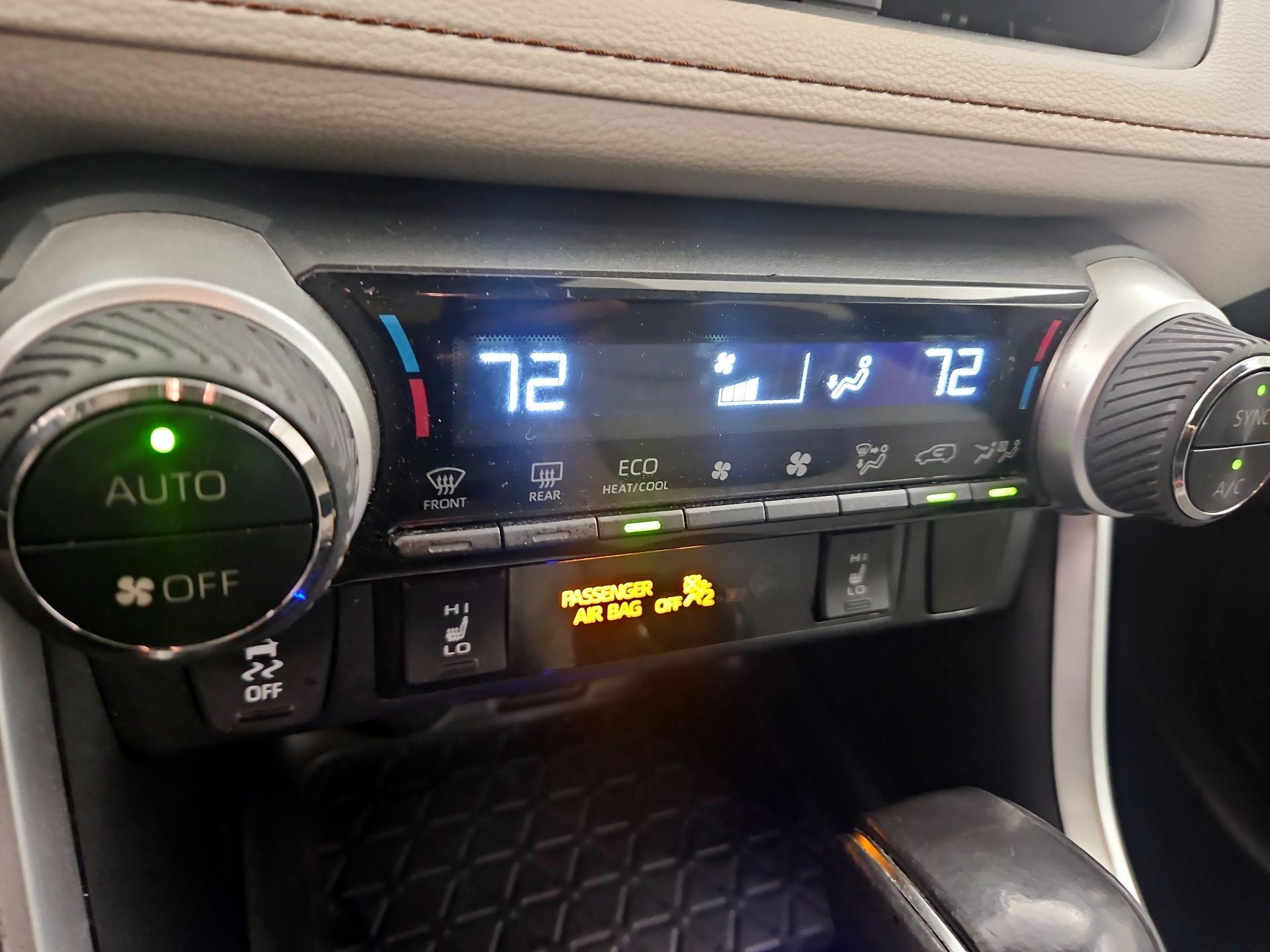 Thumbnail: 2019 Toyota RAV4 - 16