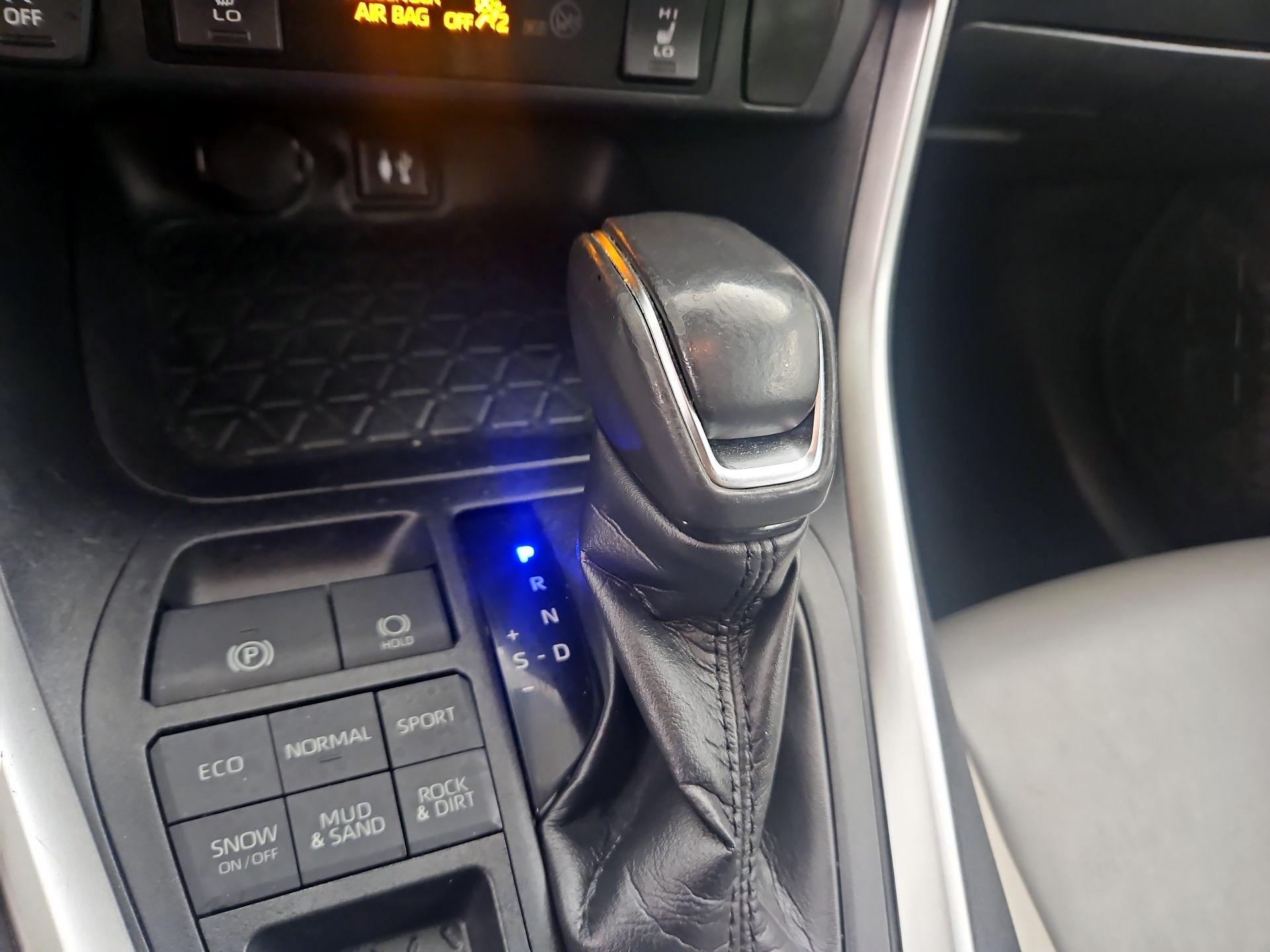 Thumbnail: 2019 Toyota RAV4 - 17