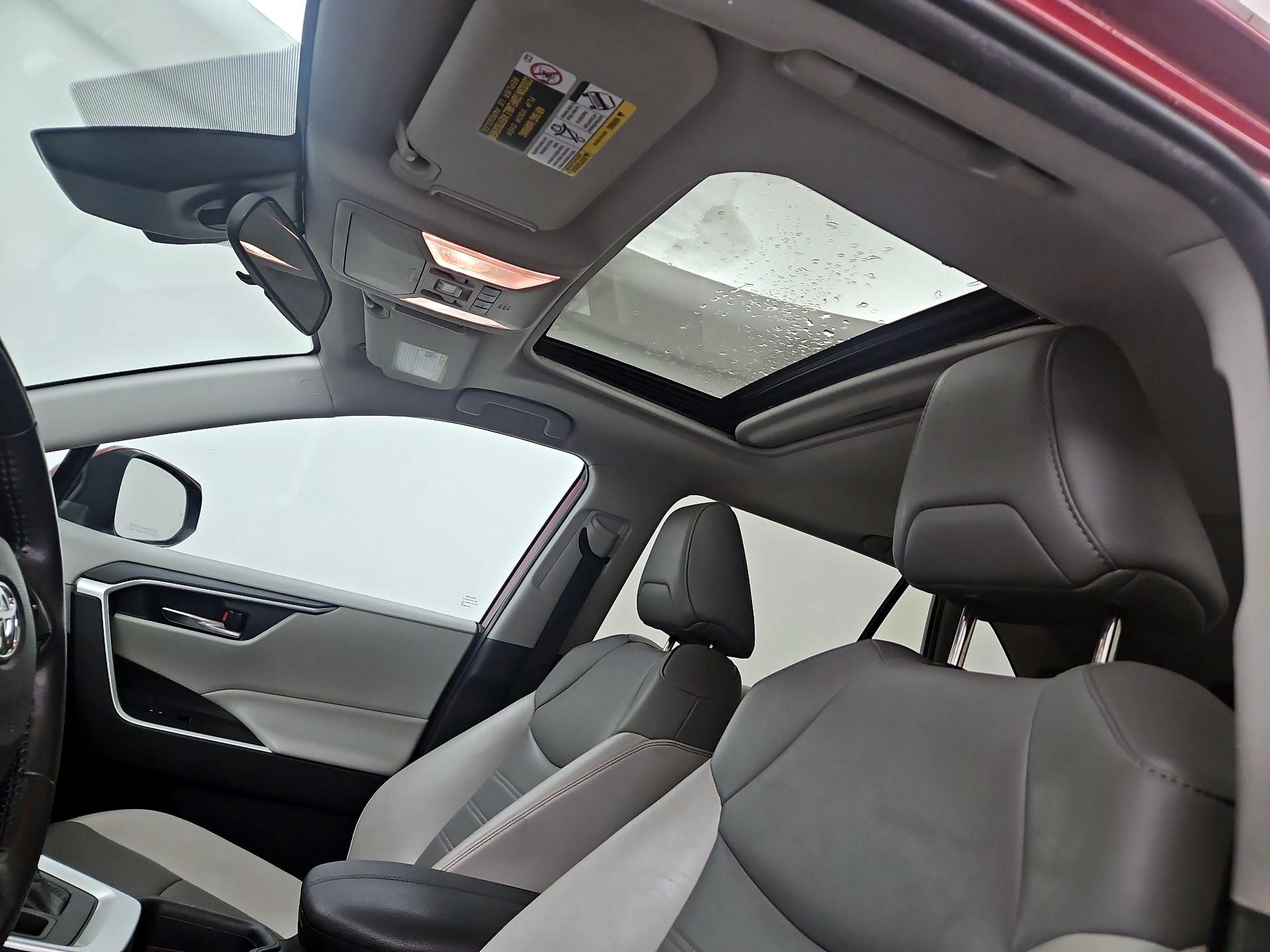 Thumbnail: 2019 Toyota RAV4 - 19