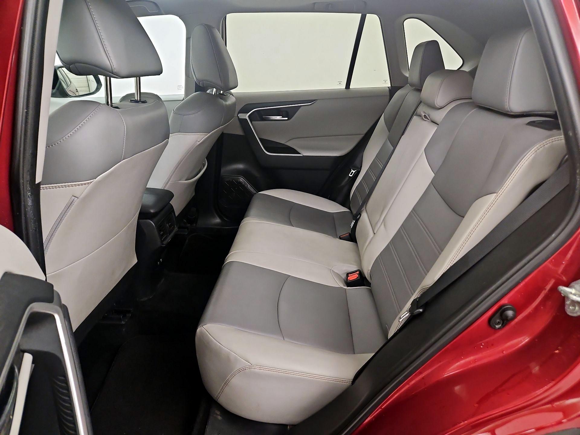 Thumbnail: 2019 Toyota RAV4 - 20