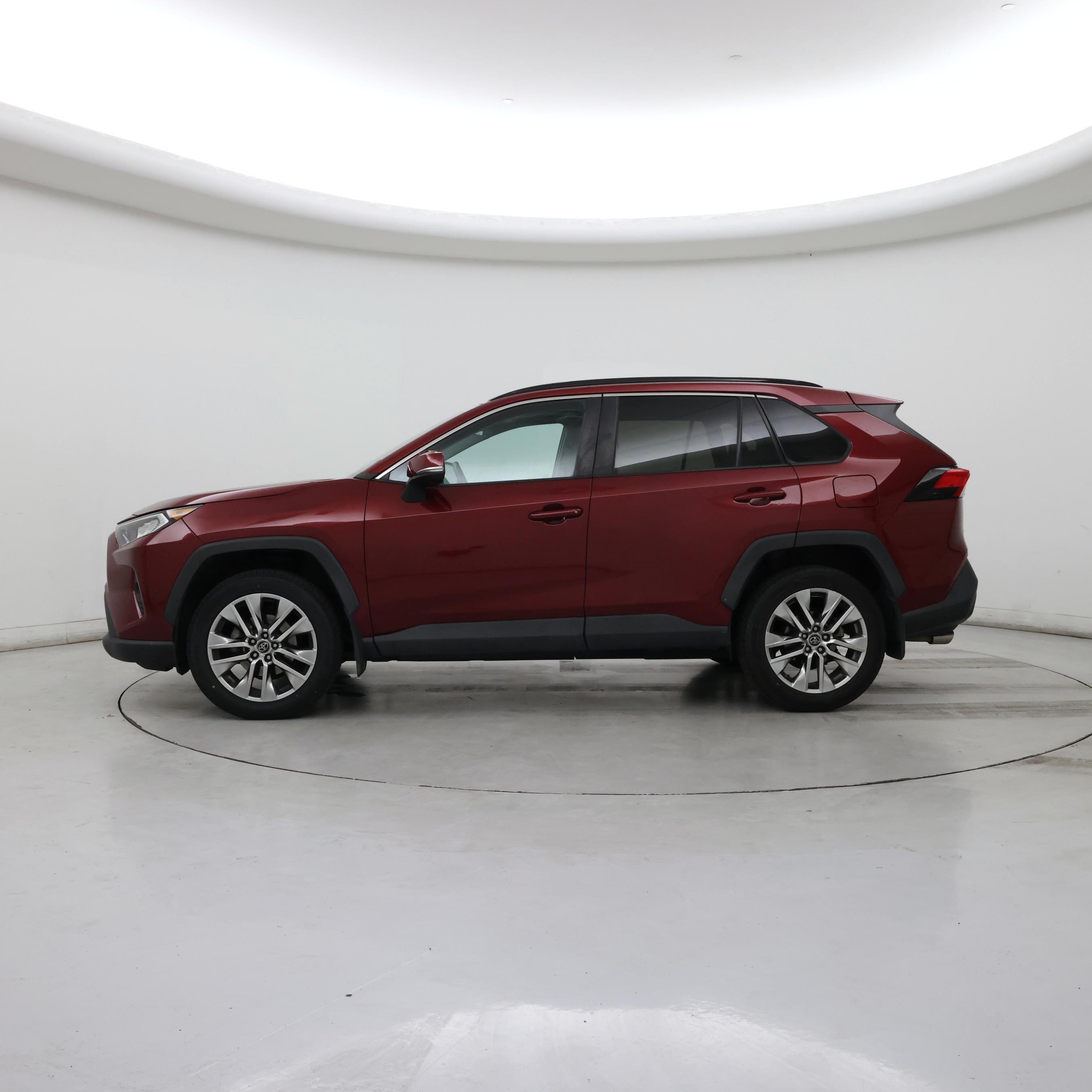 Thumbnail: 2019 Toyota RAV4 - 3