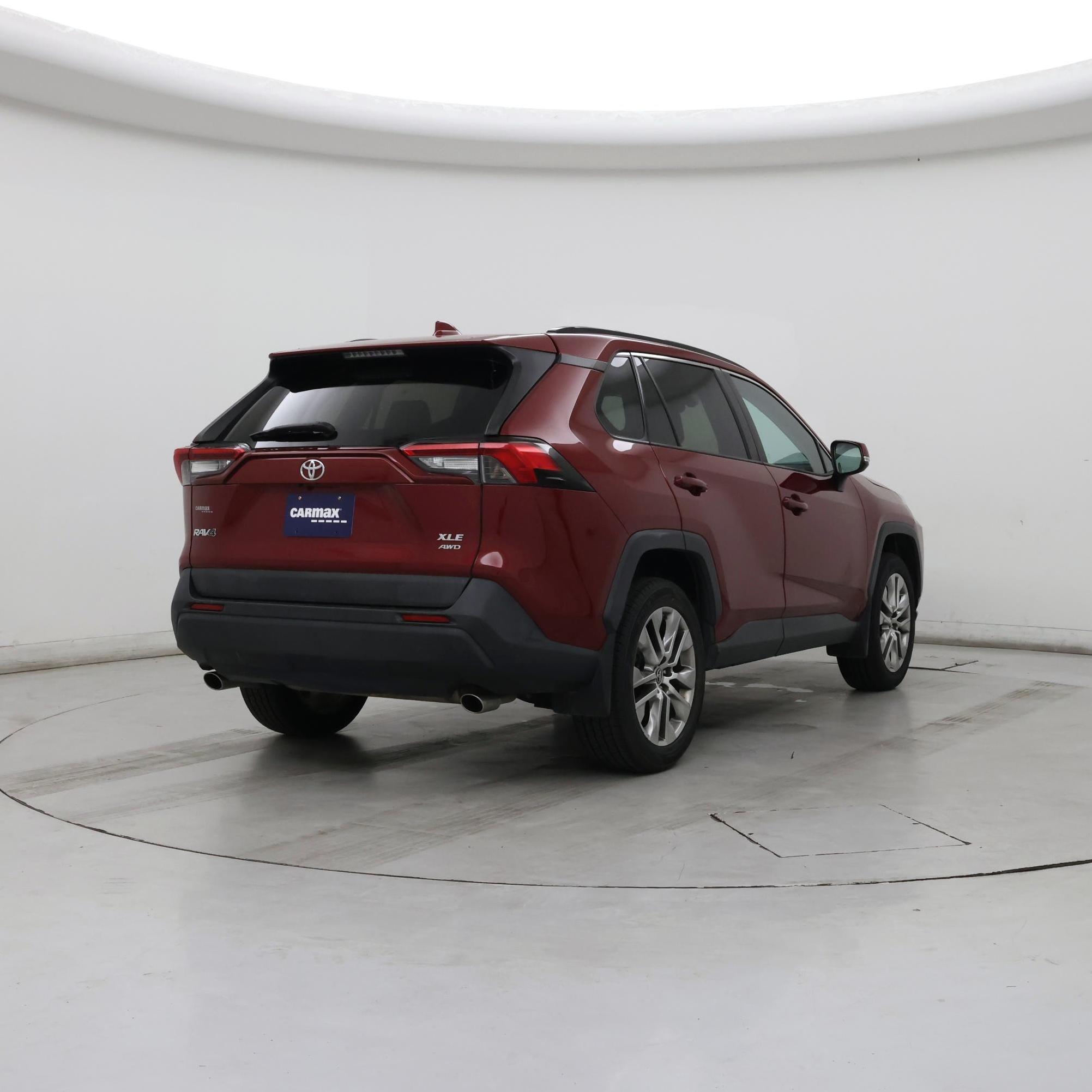 Thumbnail: 2019 Toyota RAV4 - 8