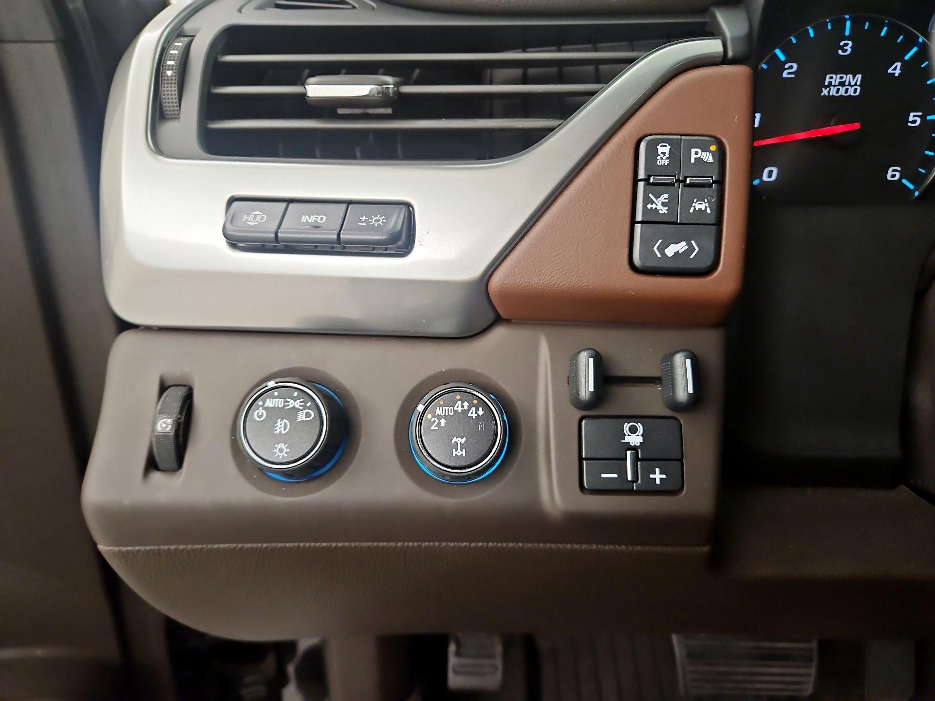 Thumbnail: 2018 Chevrolet Suburban - 13