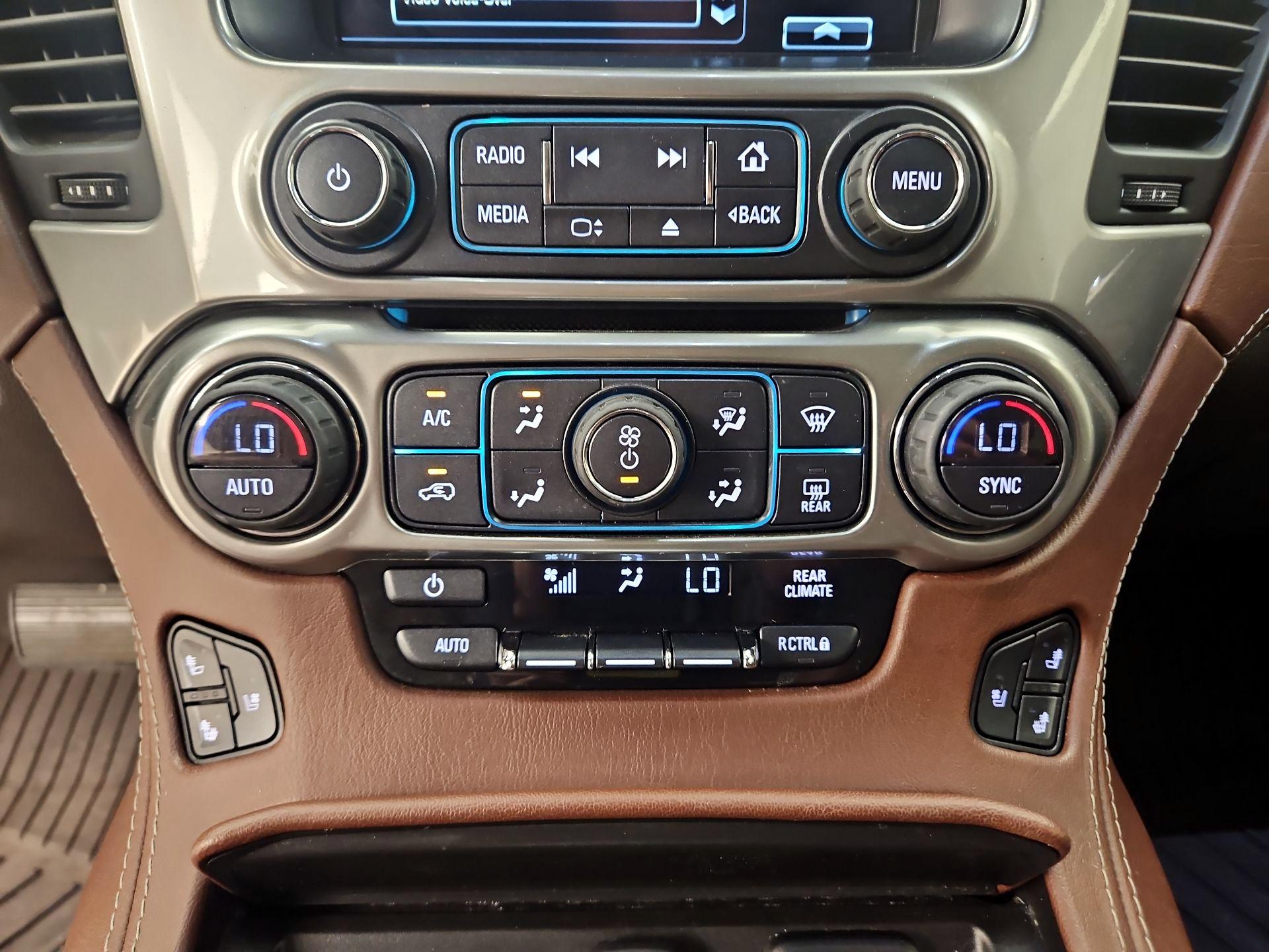Thumbnail: 2018 Chevrolet Suburban - 17