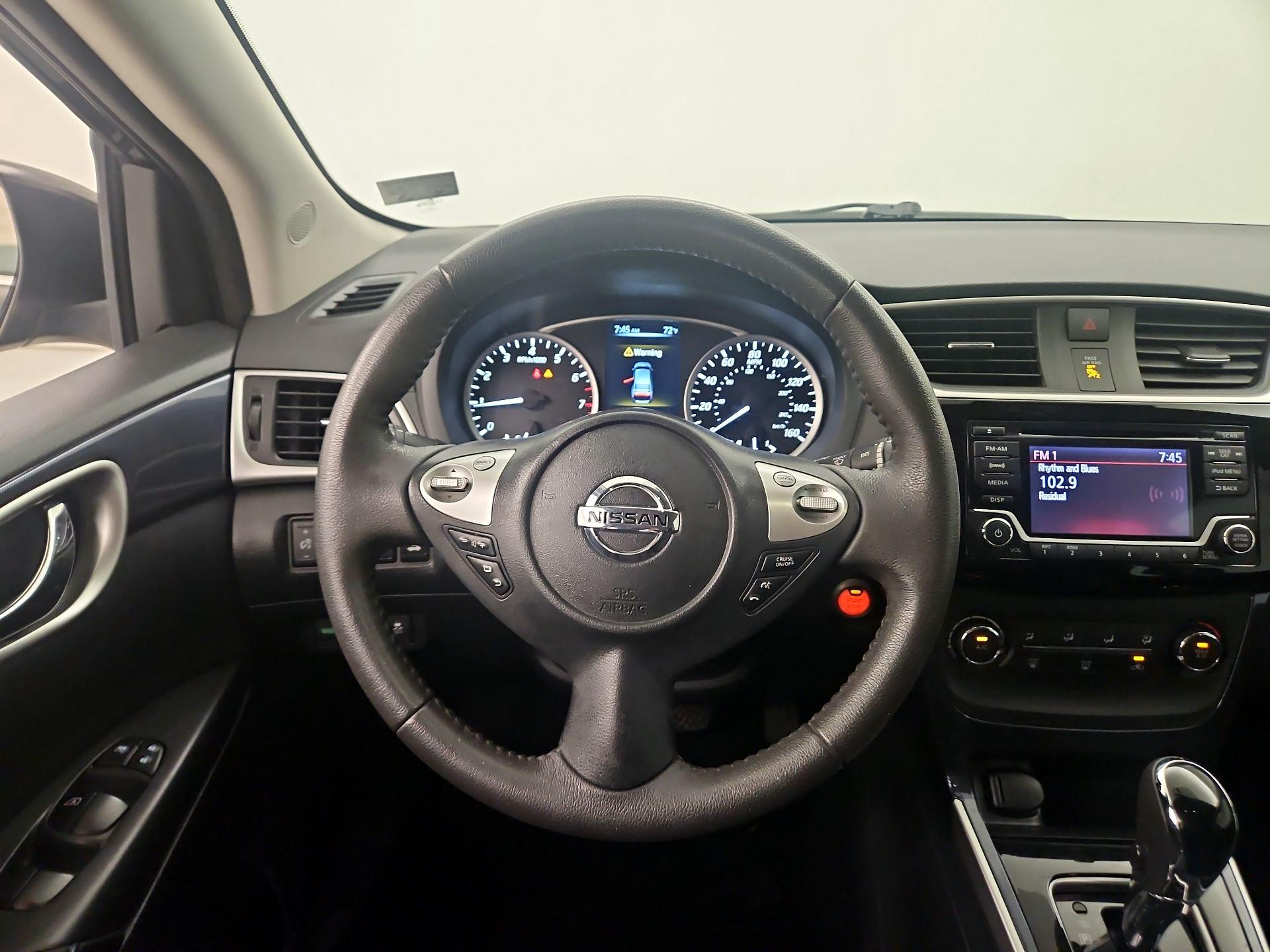 Thumbnail: 2017 Nissan Sentra - 10