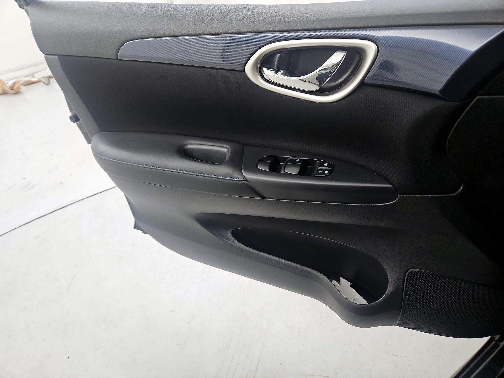 Thumbnail: 2017 Nissan Sentra - 12