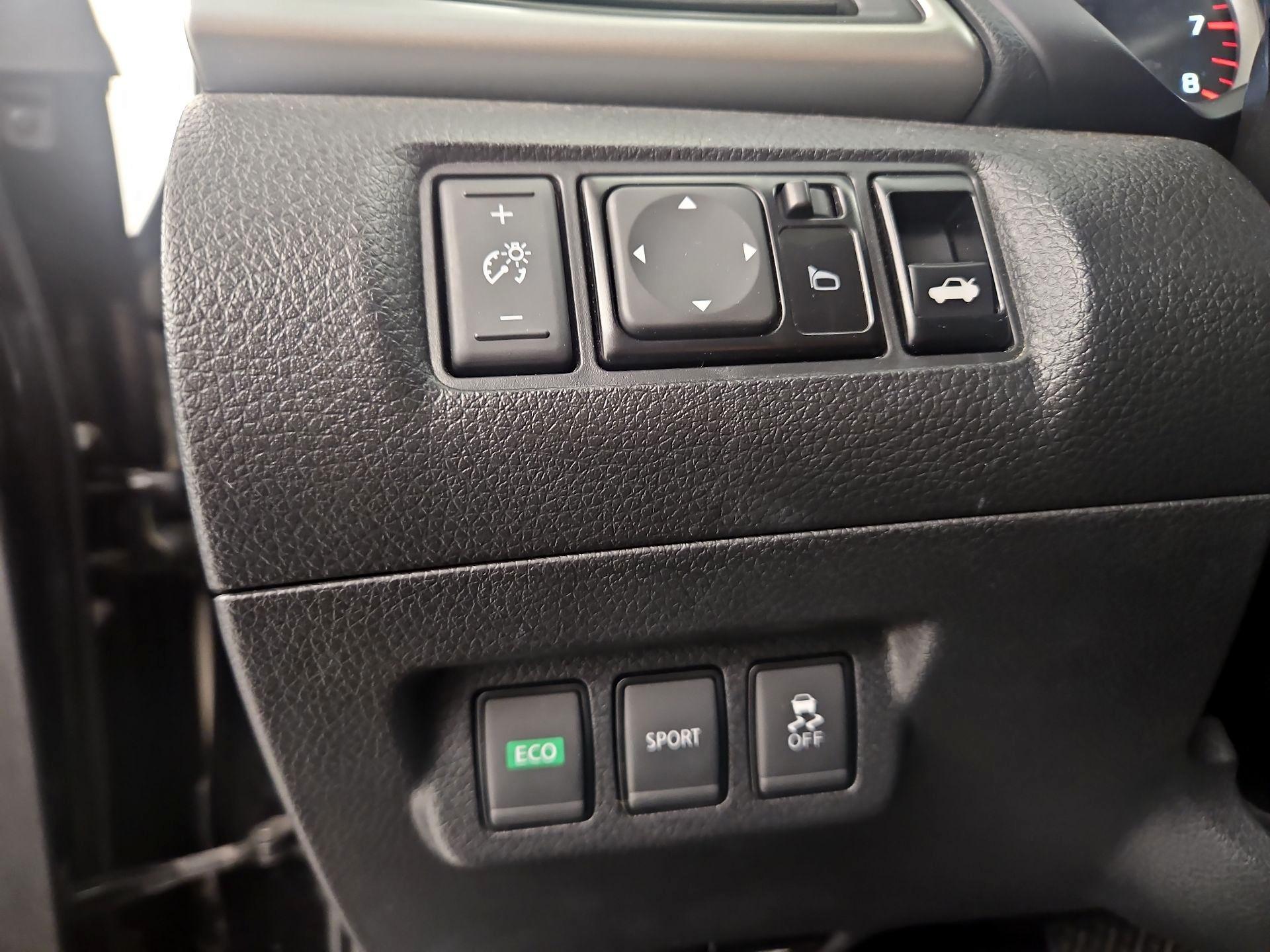 Thumbnail: 2017 Nissan Sentra - 13