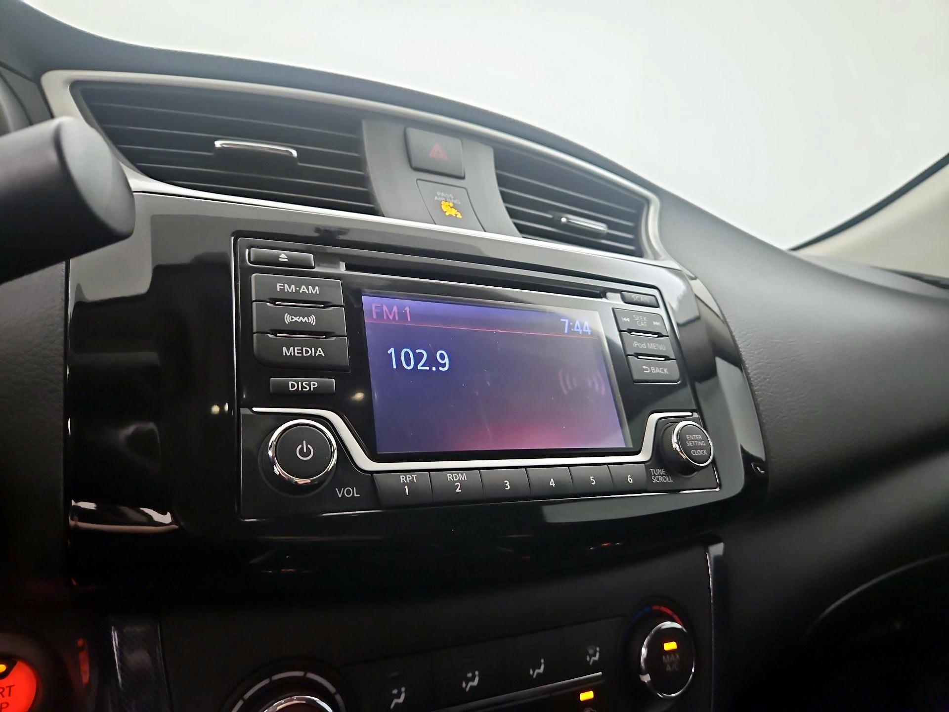 Thumbnail: 2017 Nissan Sentra - 15