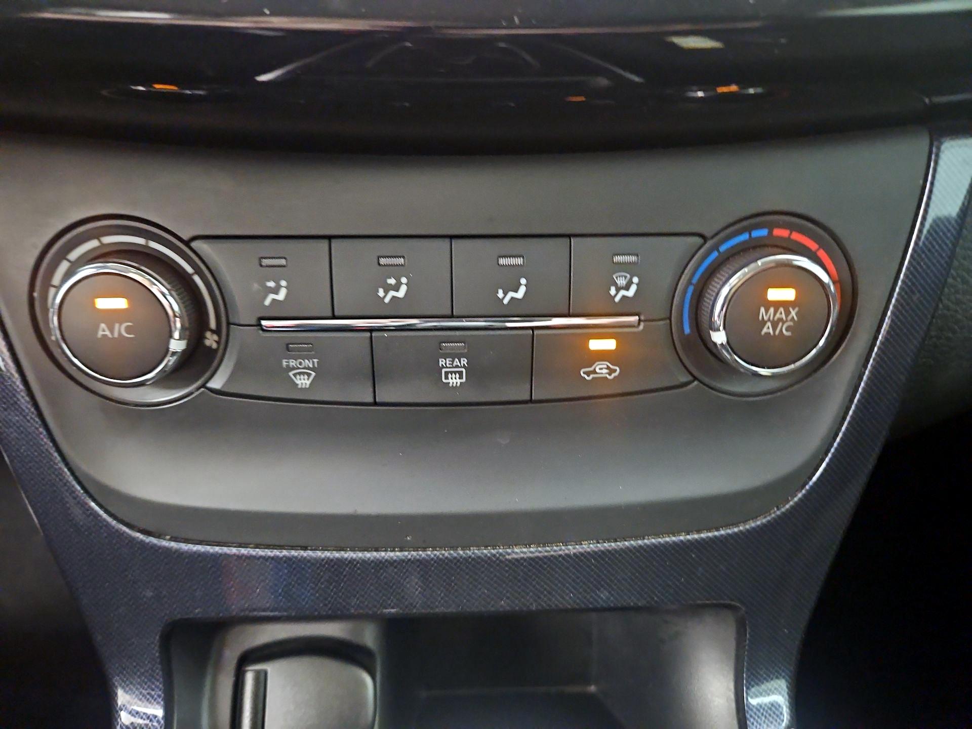 Thumbnail: 2017 Nissan Sentra - 16