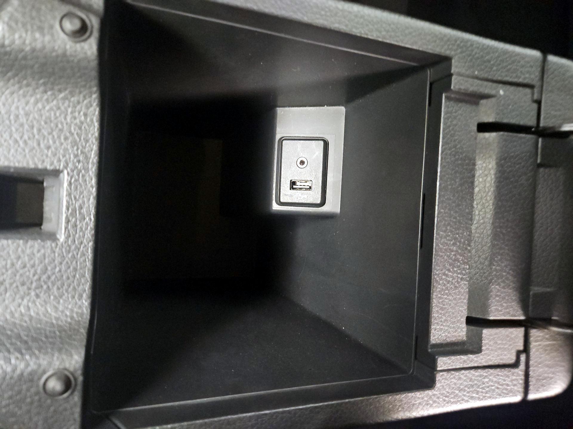 Thumbnail: 2017 Nissan Sentra - 18