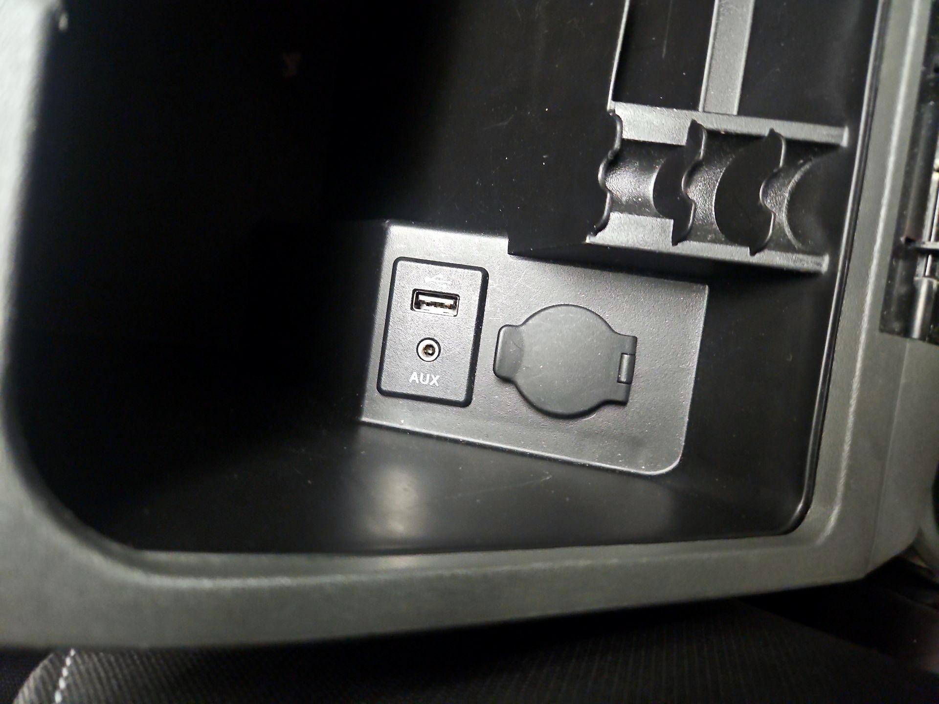 Thumbnail: 2015 Nissan Frontier - 17