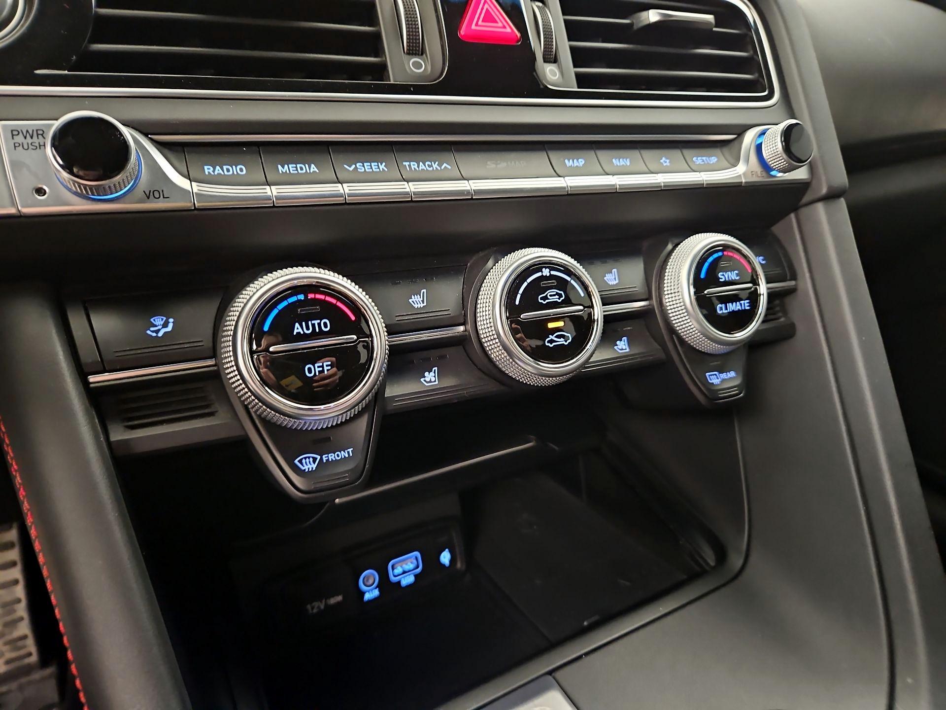 Thumbnail: 2019 Genesis G70 - 17