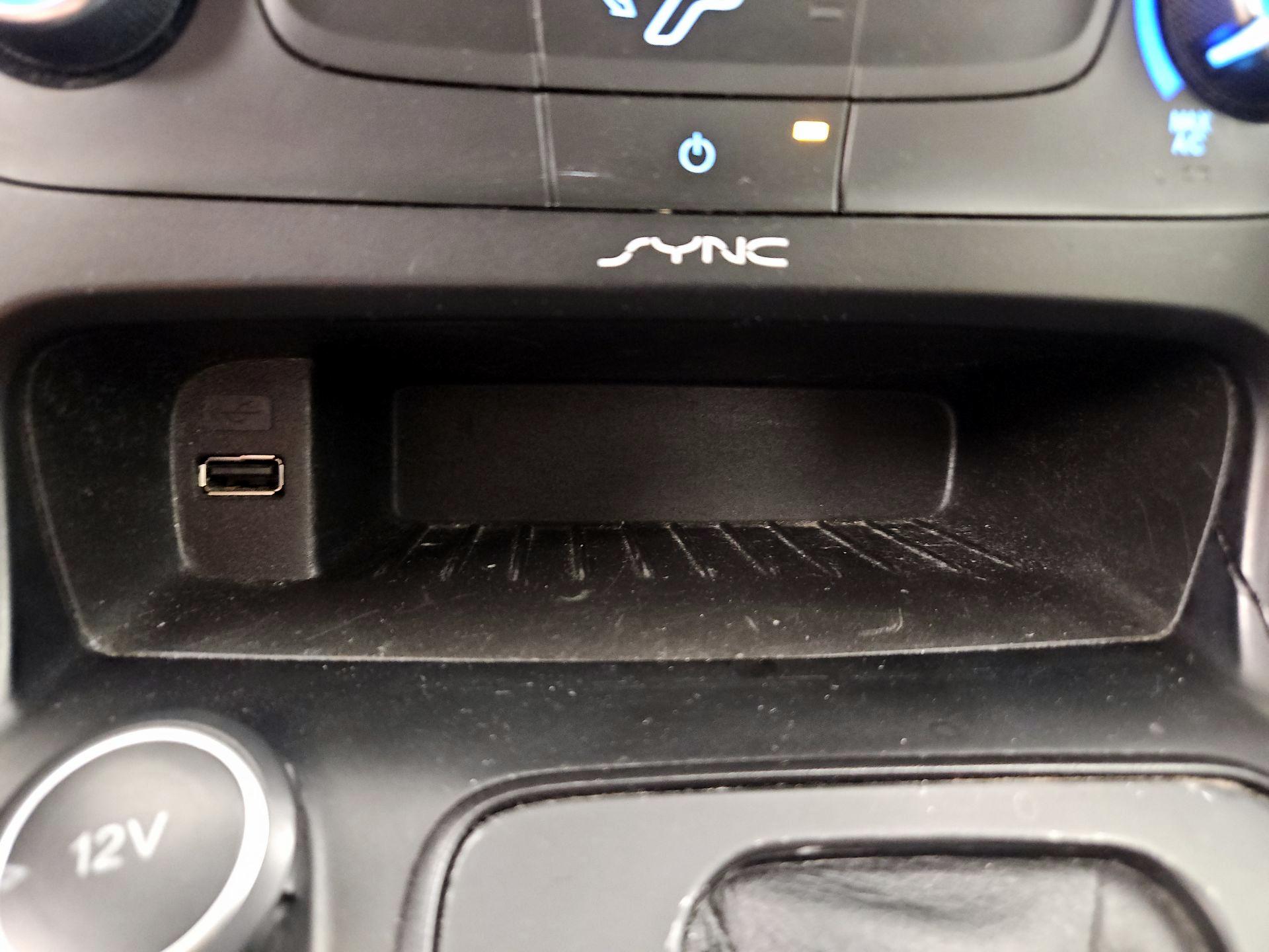 Thumbnail: 2016 Ford Focus - 18