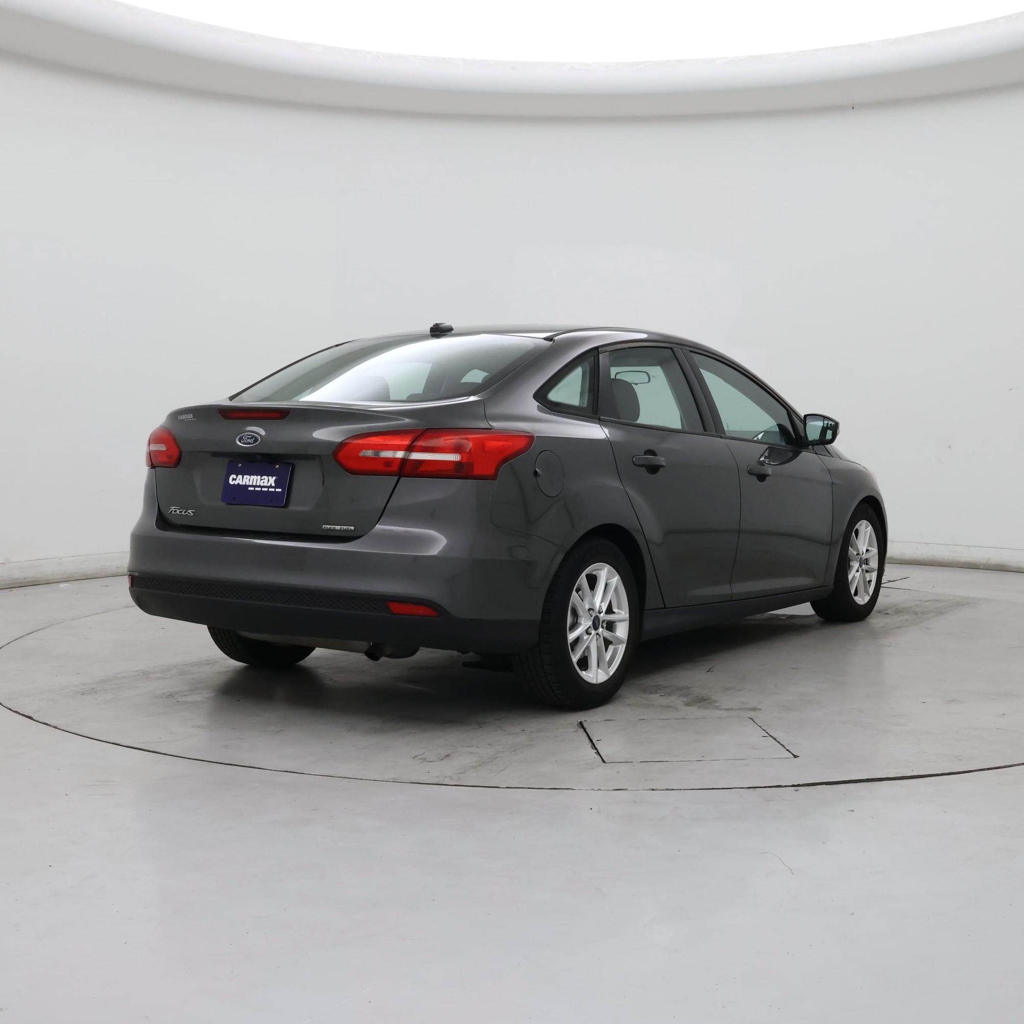 Thumbnail: 2016 Ford Focus - 8