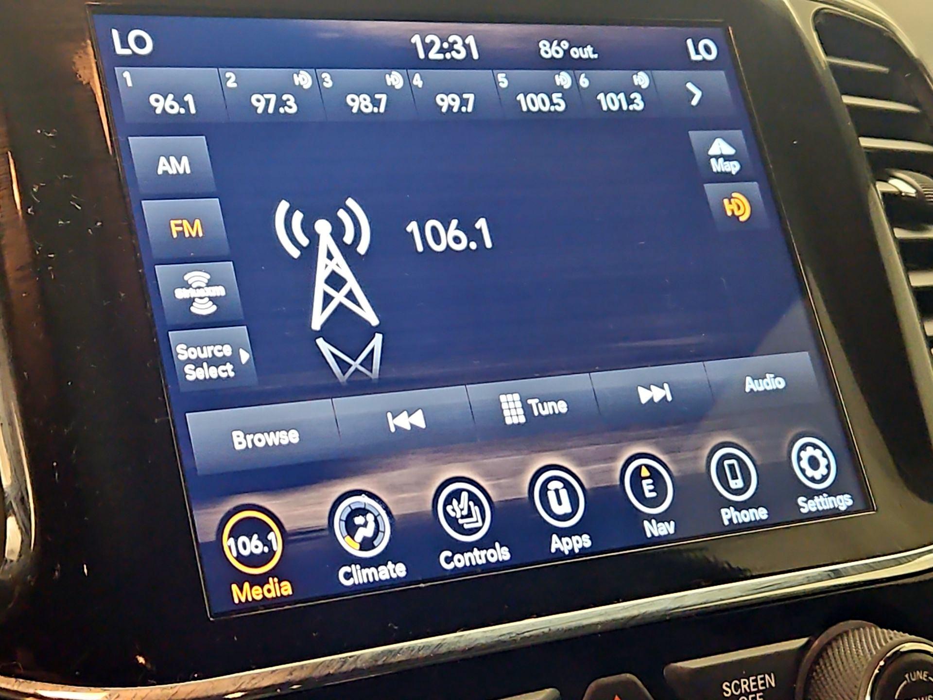 Thumbnail: 2022 Jeep Grand Cherokee - 16