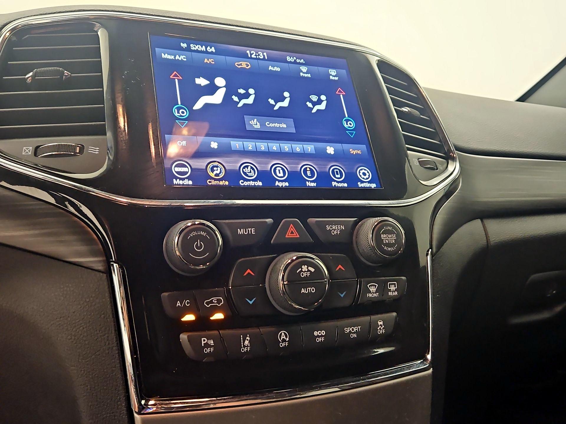 Thumbnail: 2022 Jeep Grand Cherokee - 17