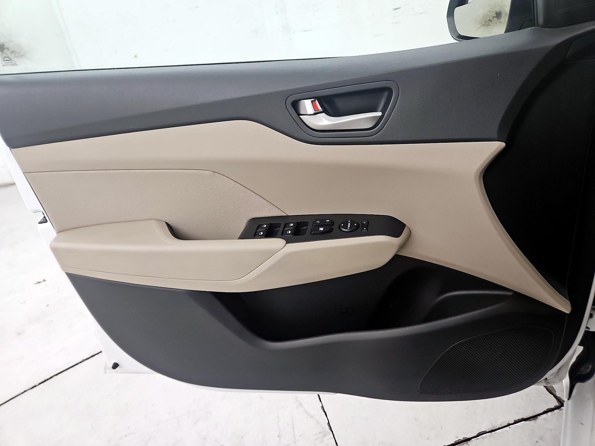 Thumbnail: 2022 Hyundai Accent - 12