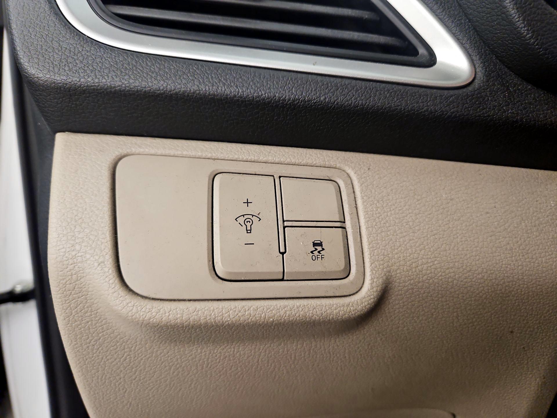 Thumbnail: 2022 Hyundai Accent - 13