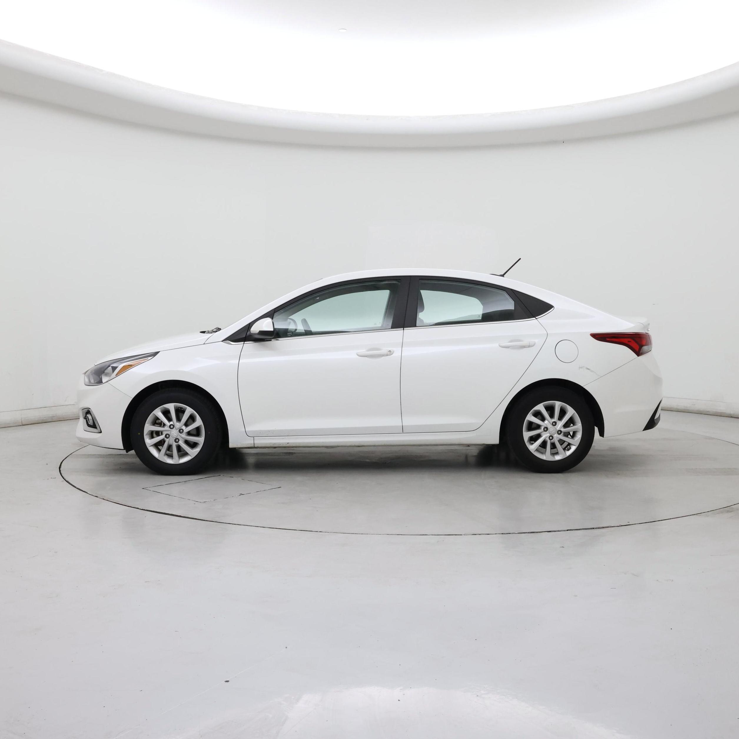 Thumbnail: 2022 Hyundai Accent - 3