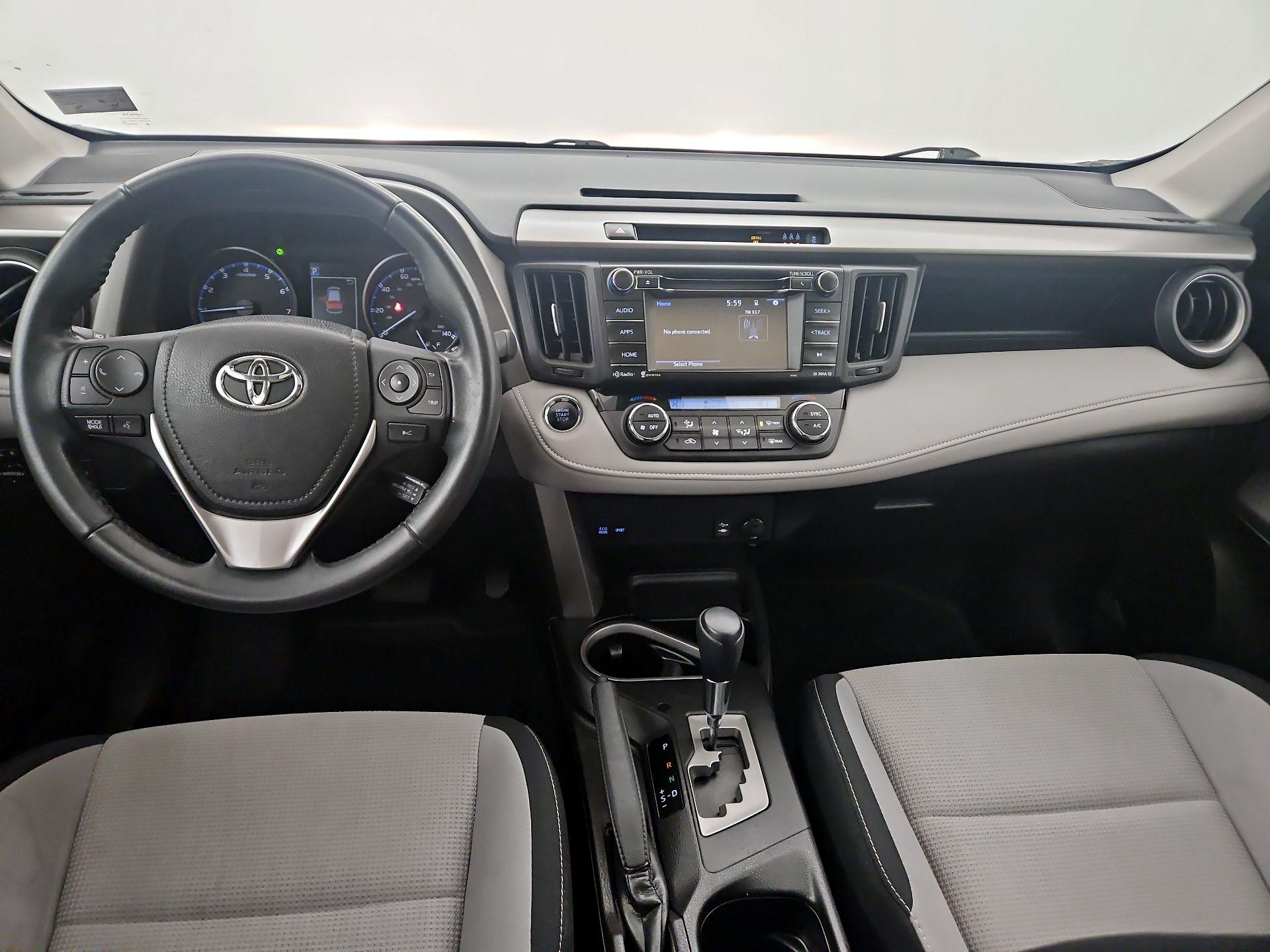 Thumbnail: 2017 Toyota RAV4 - 9