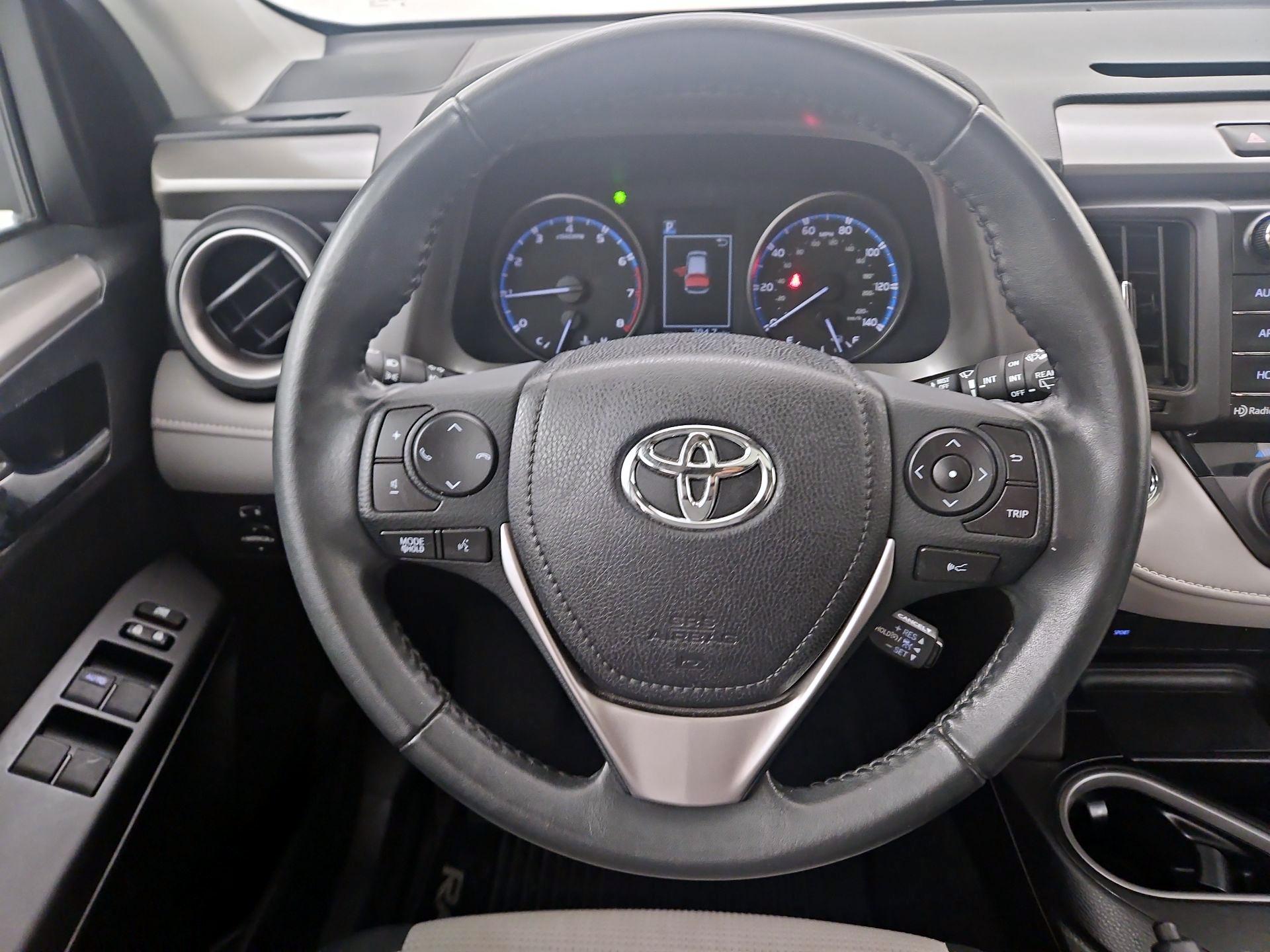 Thumbnail: 2017 Toyota RAV4 - 10