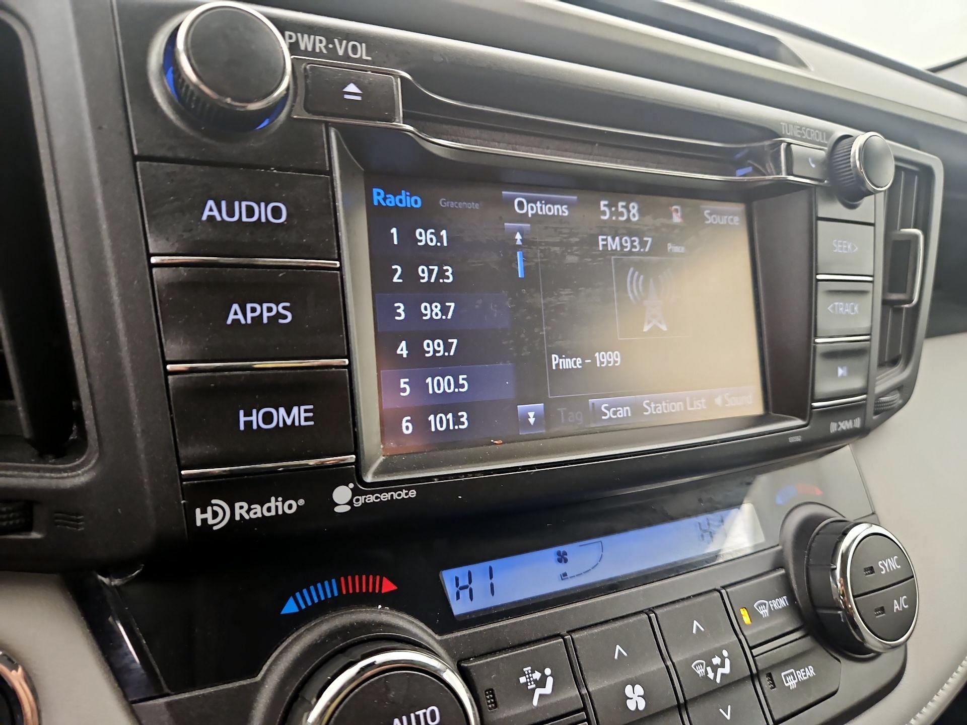 Thumbnail: 2017 Toyota RAV4 - 15