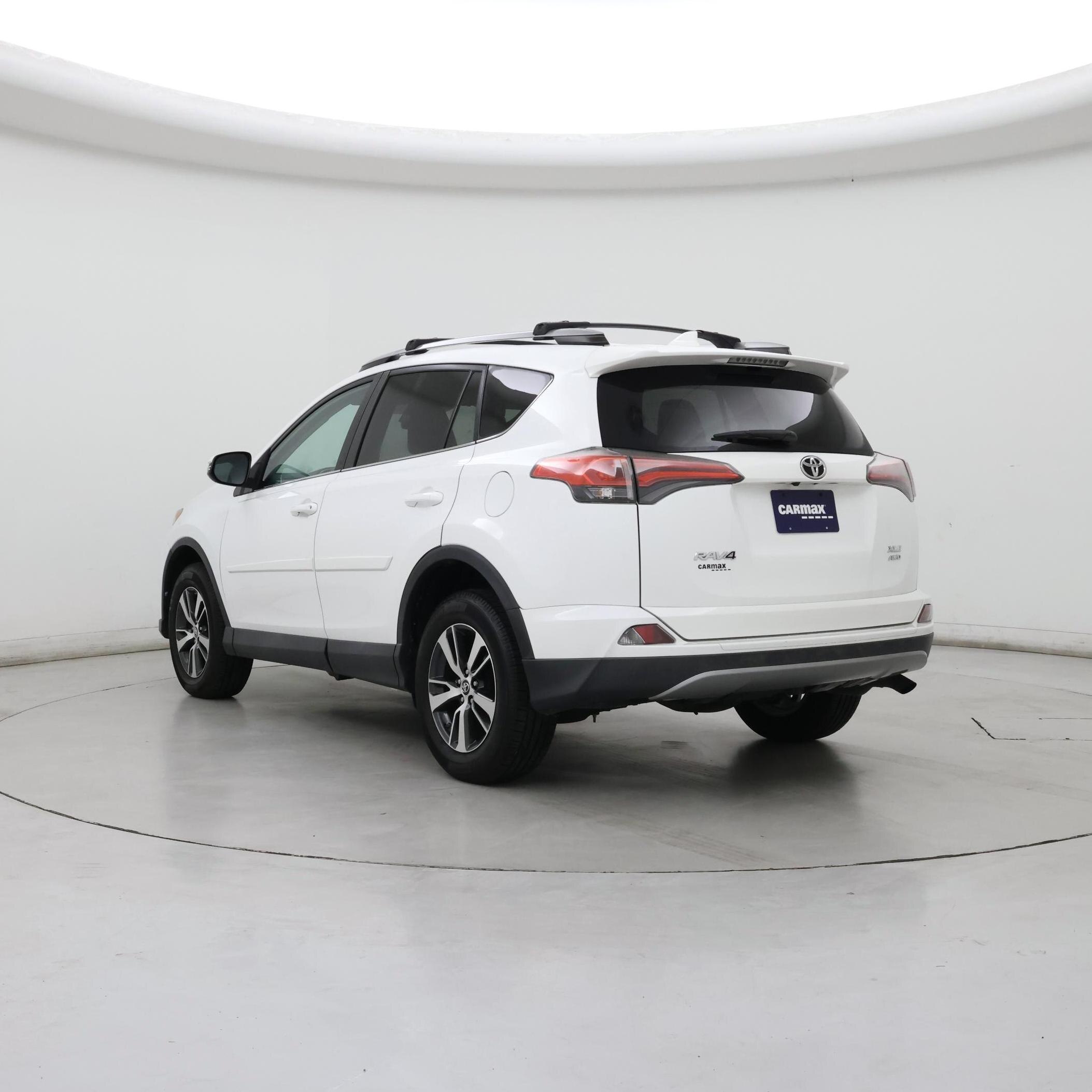 Thumbnail: 2017 Toyota RAV4 - 2