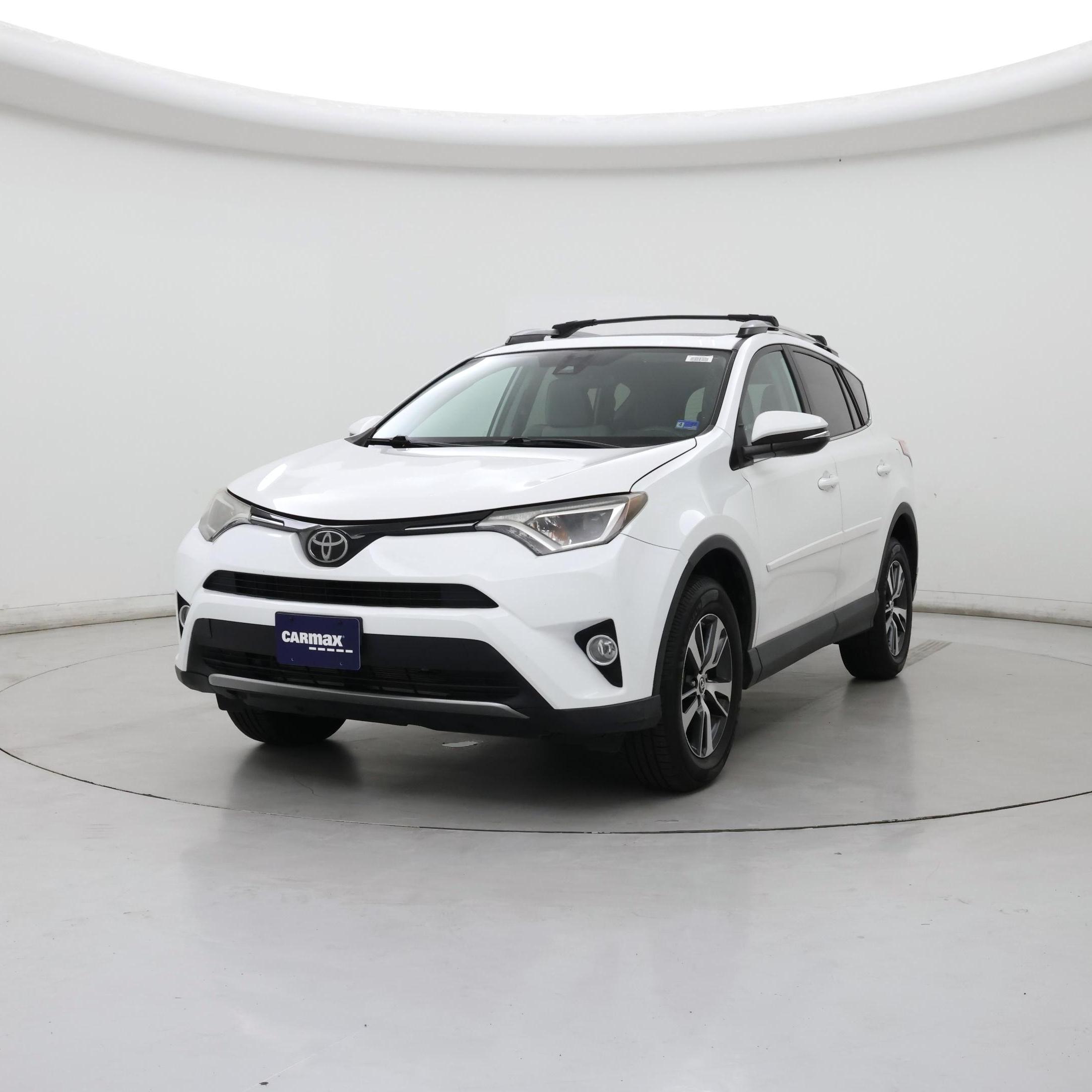 Thumbnail: 2017 Toyota RAV4 - 4