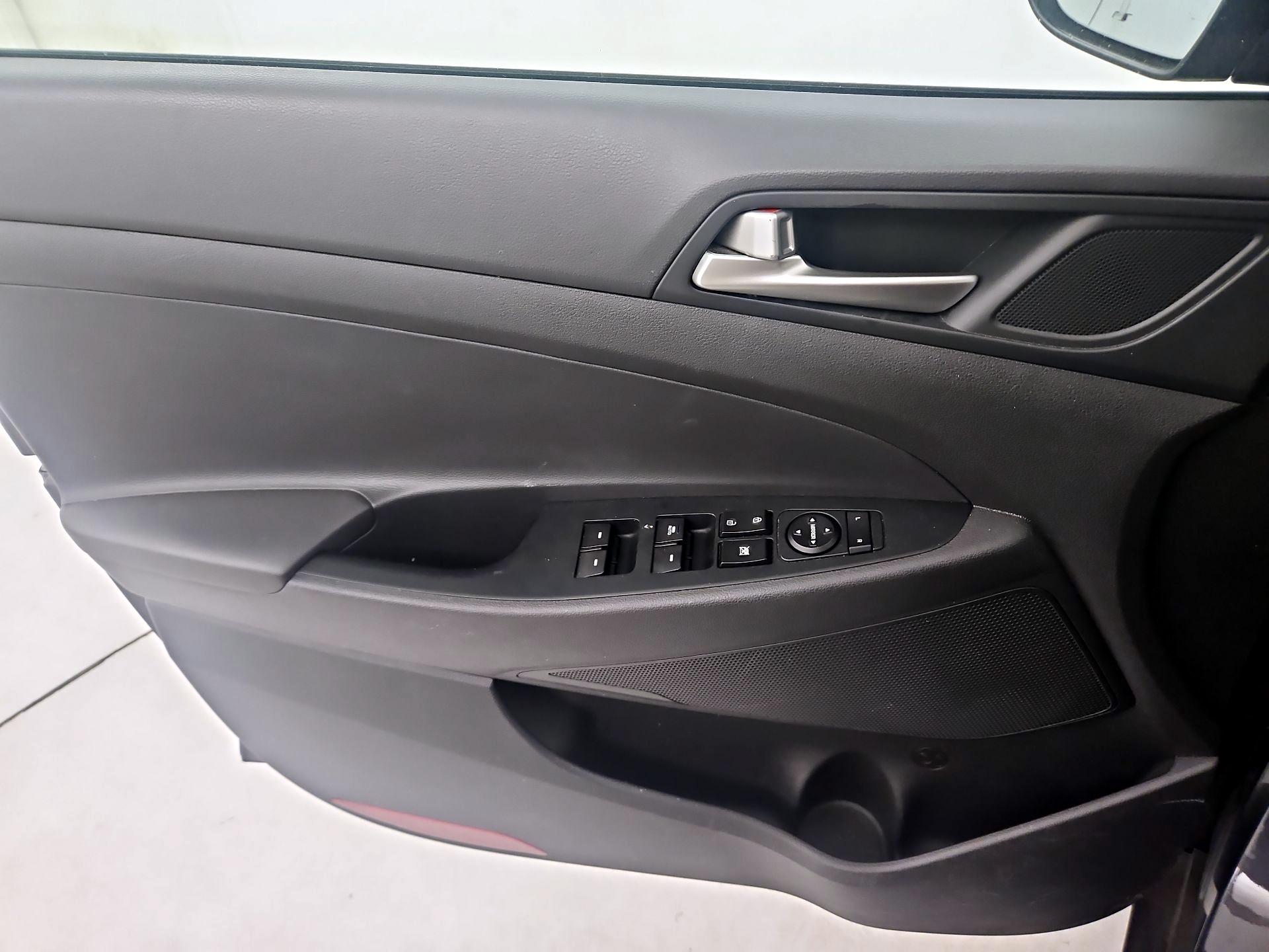 Thumbnail: 2019 Hyundai Tucson - 12
