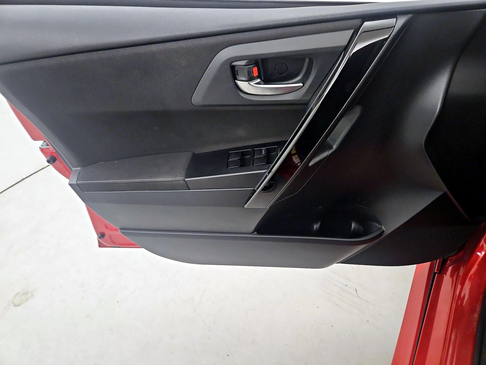 Thumbnail: 2018 Toyota Corolla iM - 12