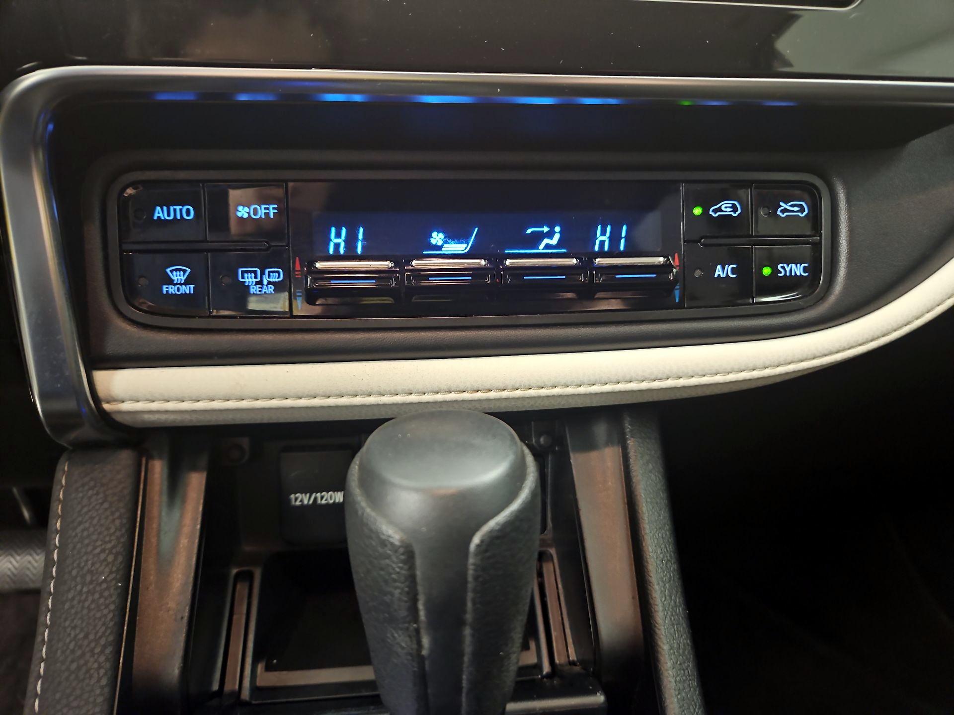 Thumbnail: 2018 Toyota Corolla iM - 16