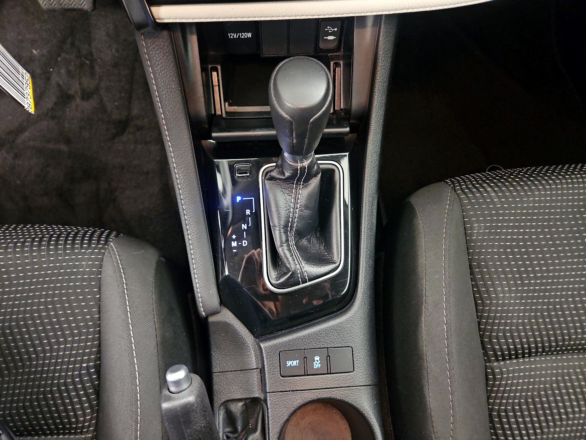 Thumbnail: 2018 Toyota Corolla iM - 17