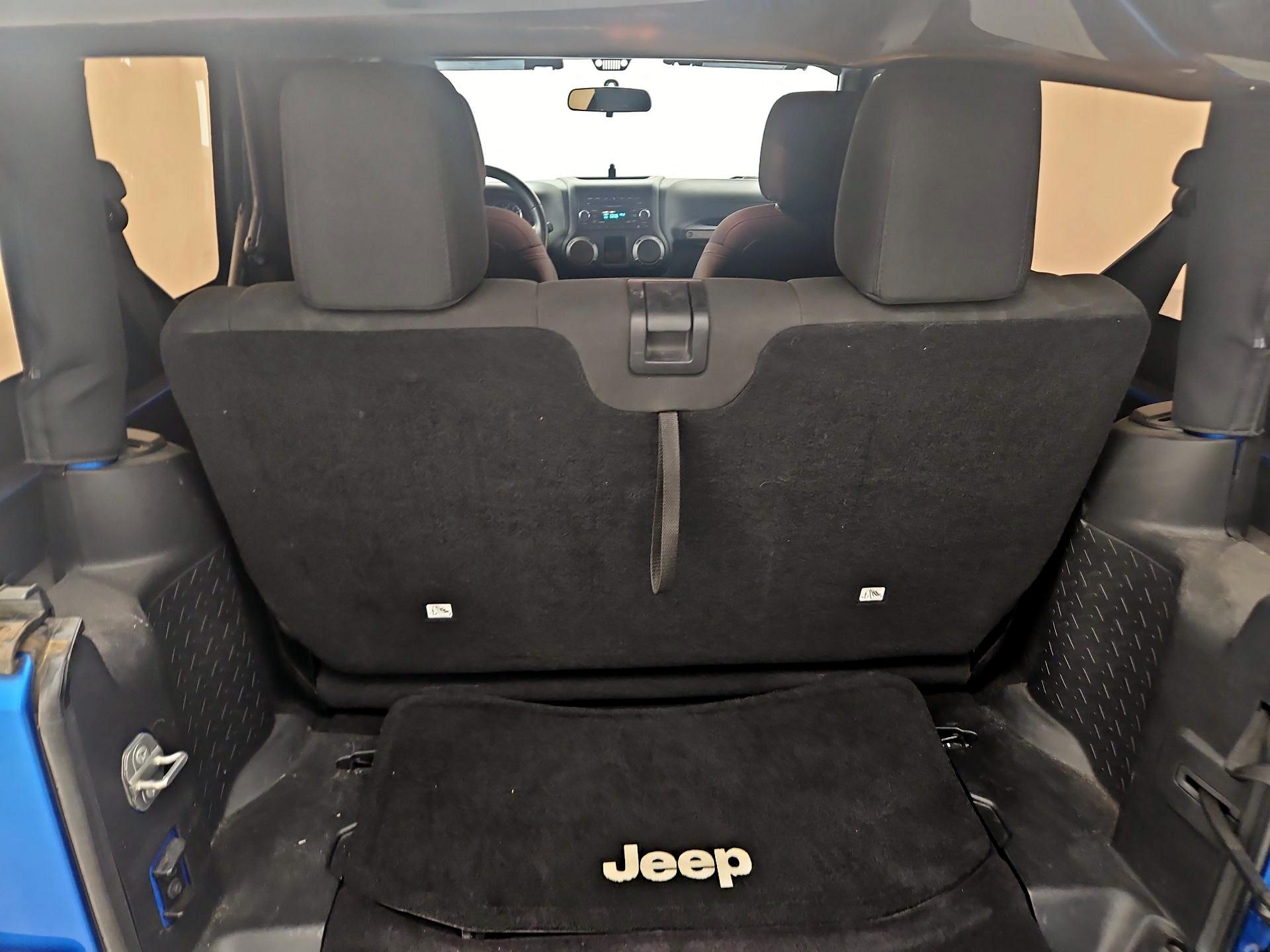 Thumbnail: 2014 Jeep Wrangler - 17