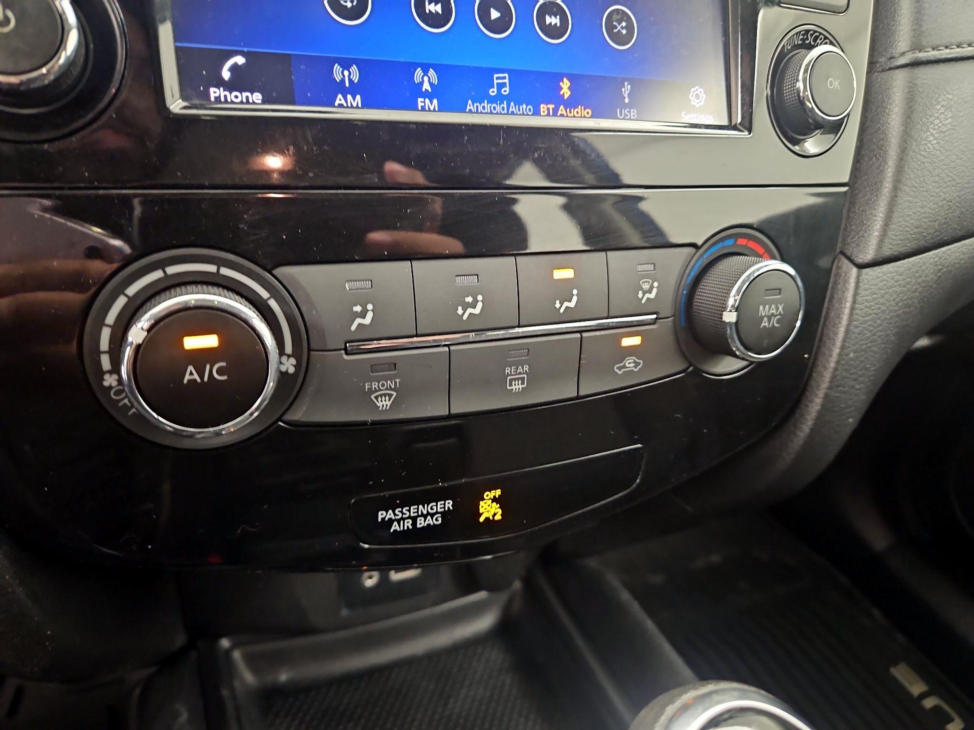 Thumbnail: 2018 Nissan Rogue - 16