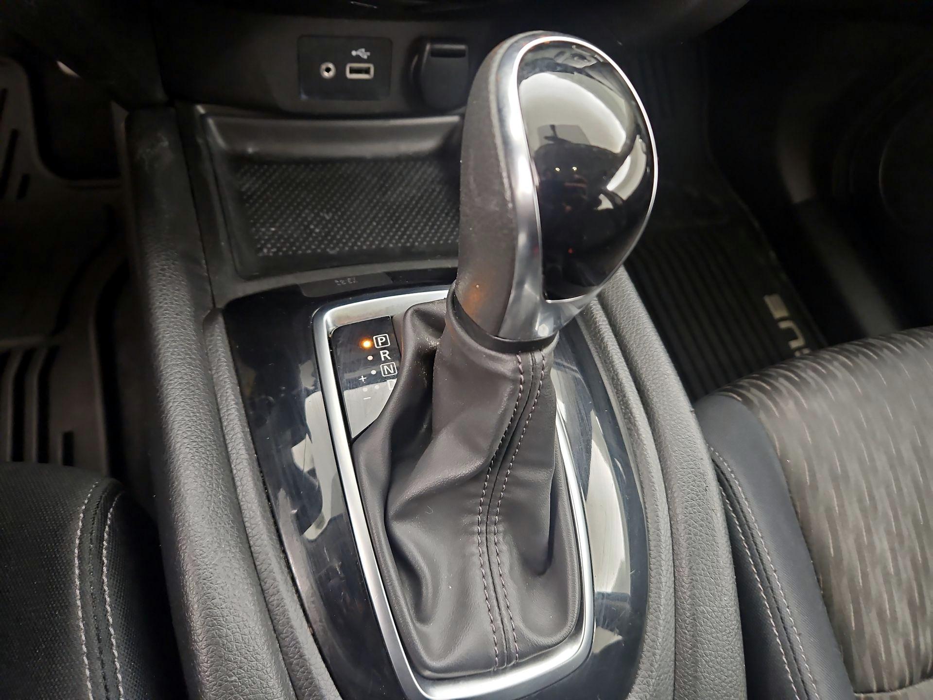 Thumbnail: 2018 Nissan Rogue - 17