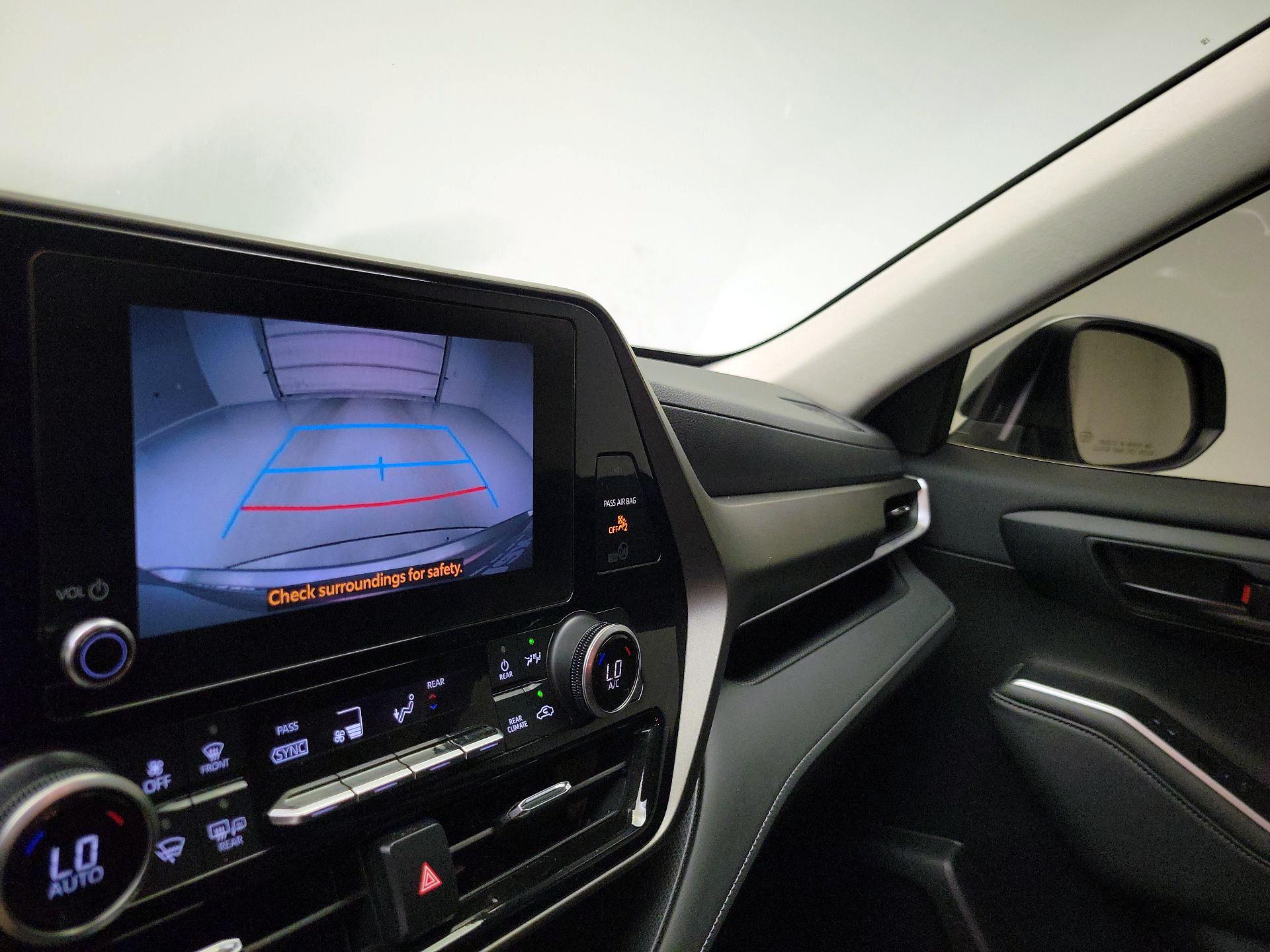 Thumbnail: 2023 Toyota Highlander - 14