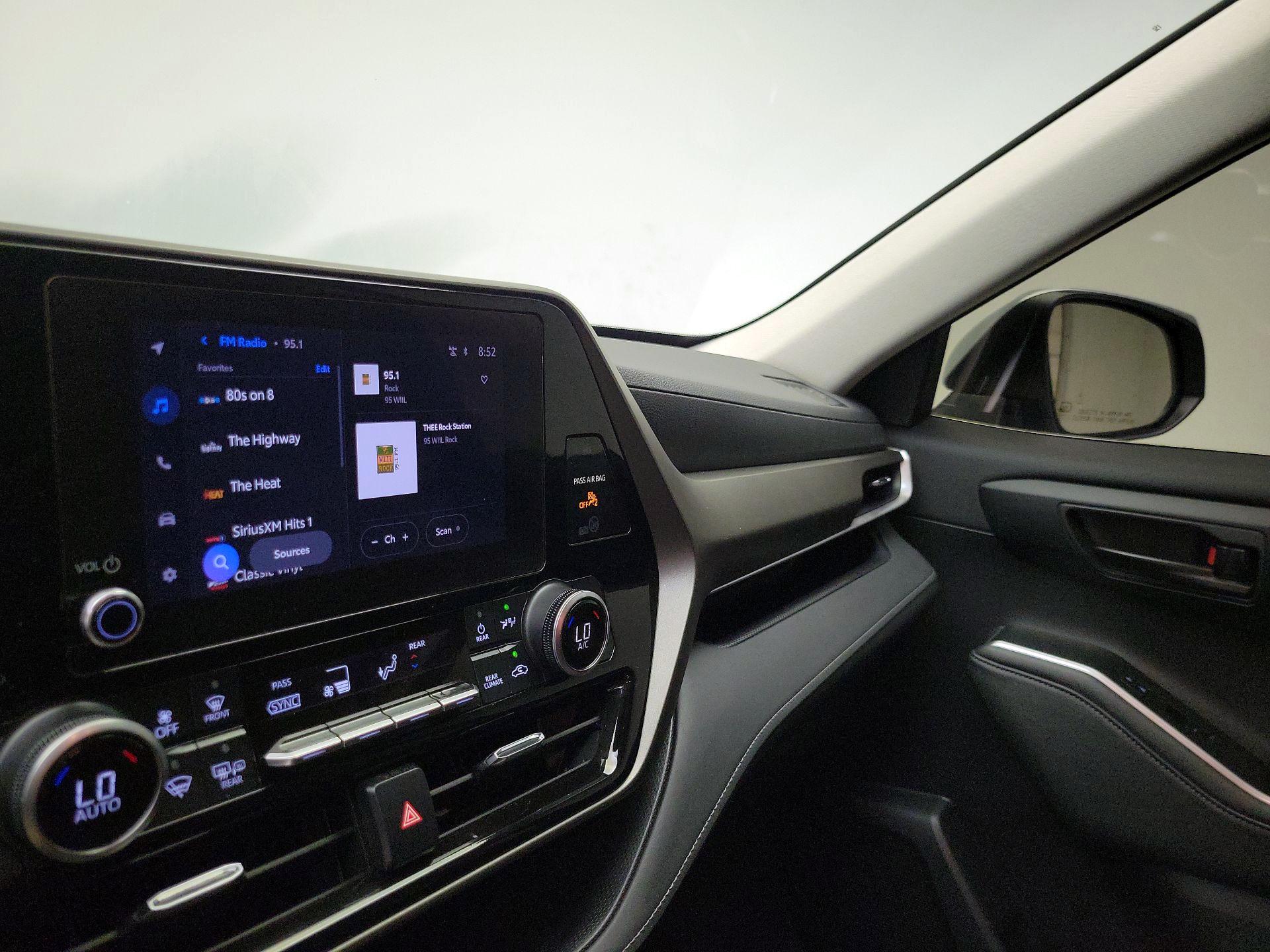 Thumbnail: 2023 Toyota Highlander - 15